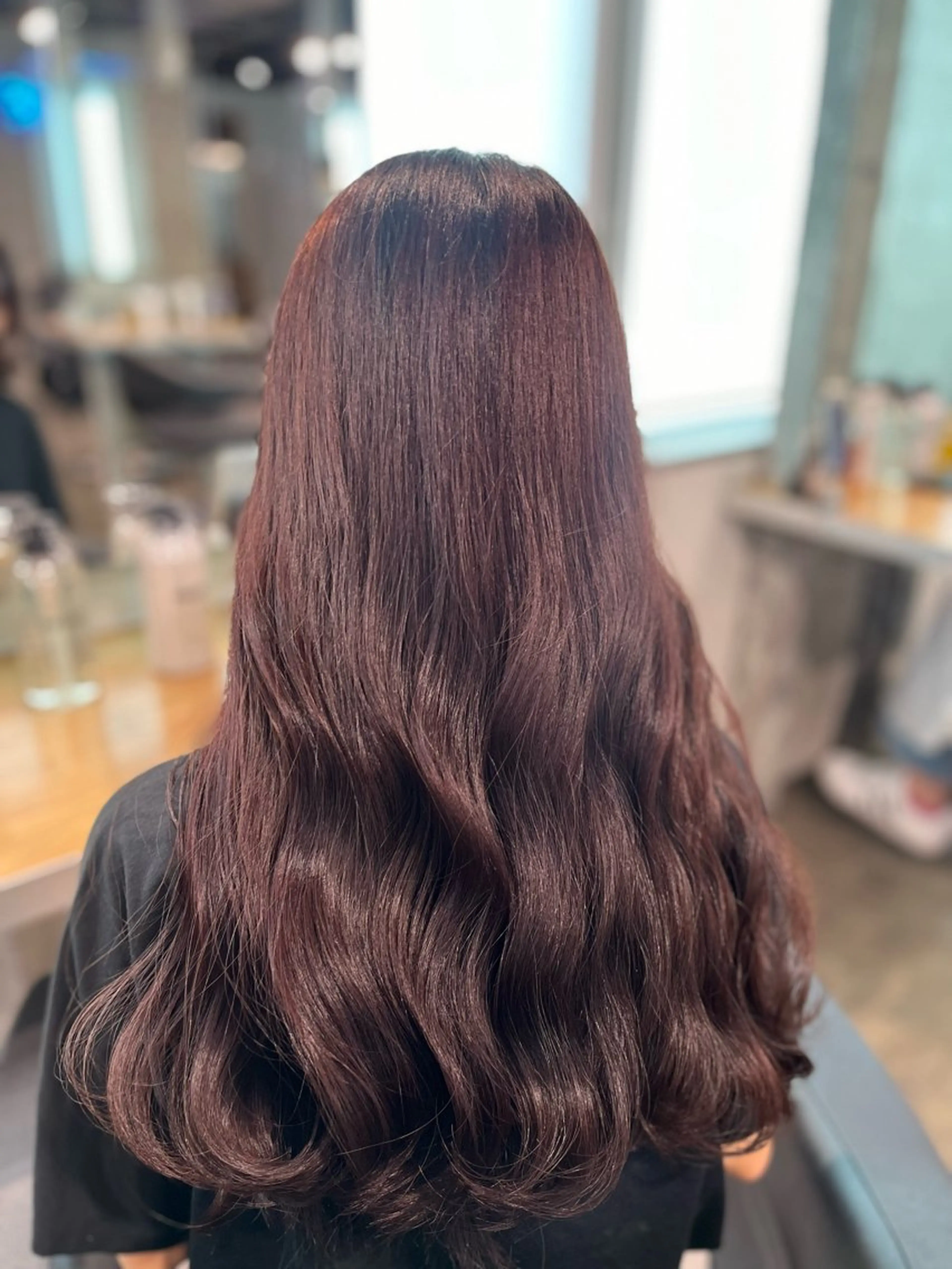 ロング カラー カット ヘアカラー トリートメント ハイトーンカラー 🦄レイヤーカットのヘアスタイル