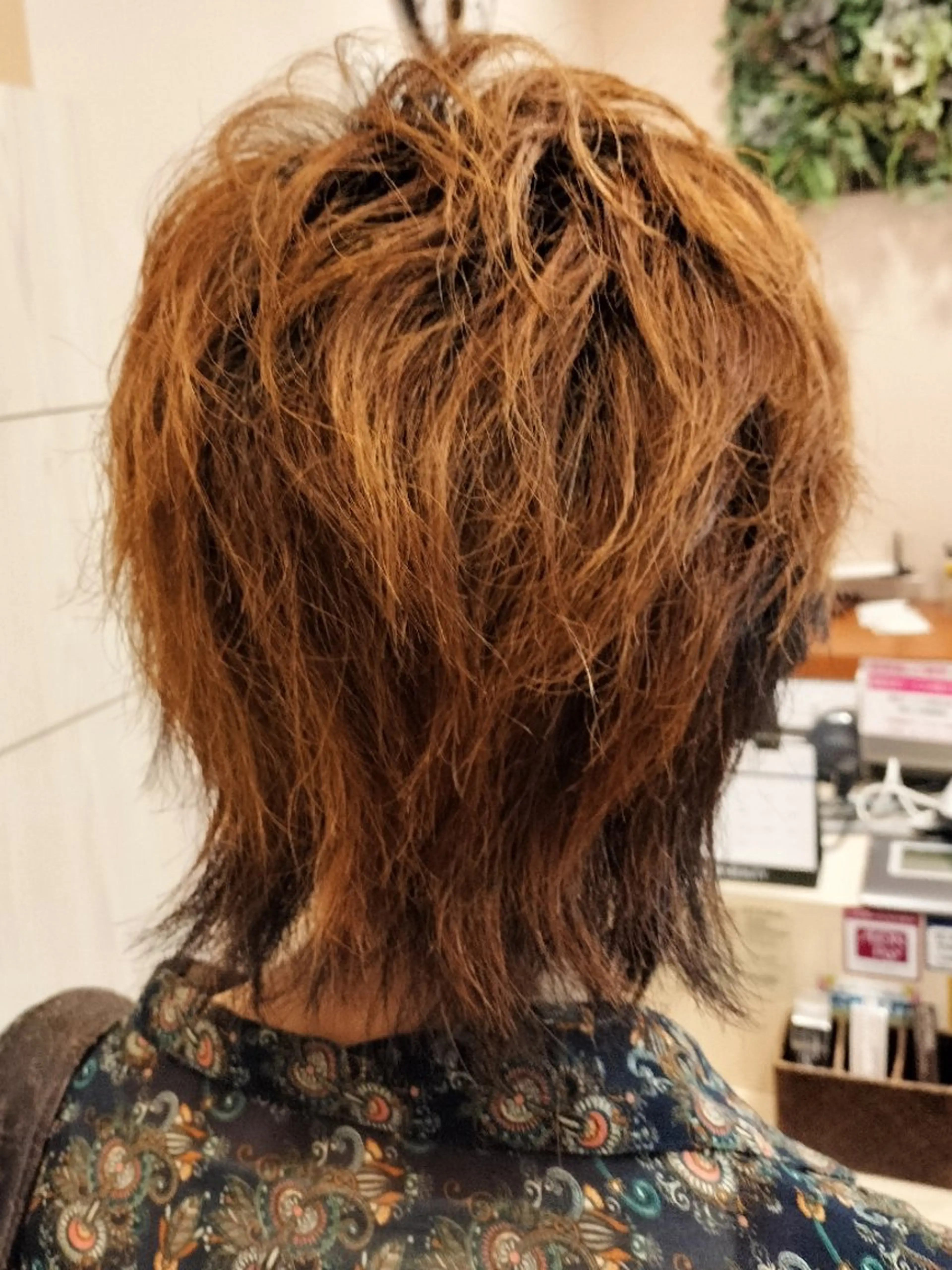 ミディアム ウルフカット 太田 香織のヘアスタイル
