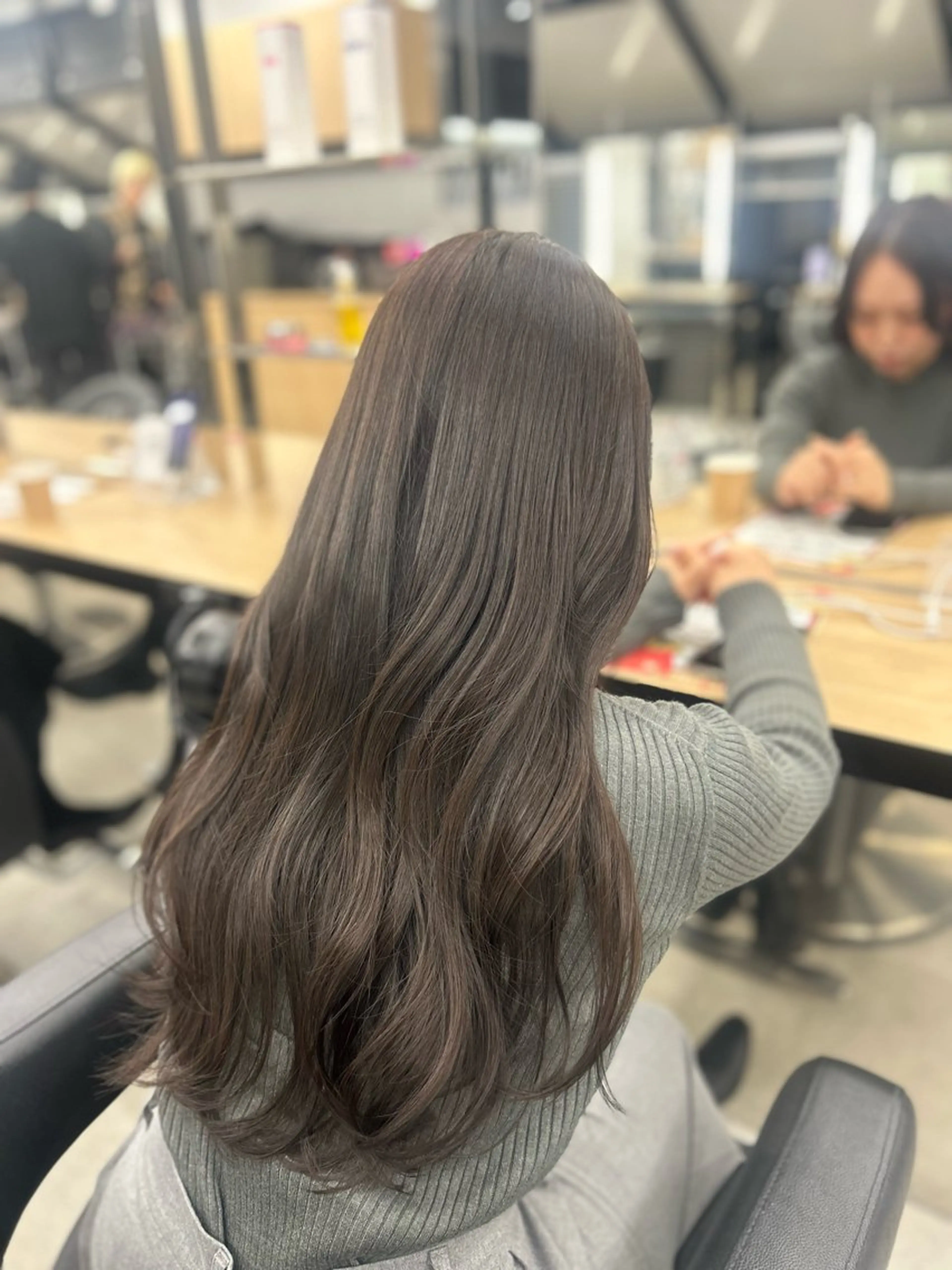 ロング カラー ヘアカラー トリートメント ヘッドスパ ヘアセット YUKA💜淡色 ラベンダー/ベージュのヘアスタイル