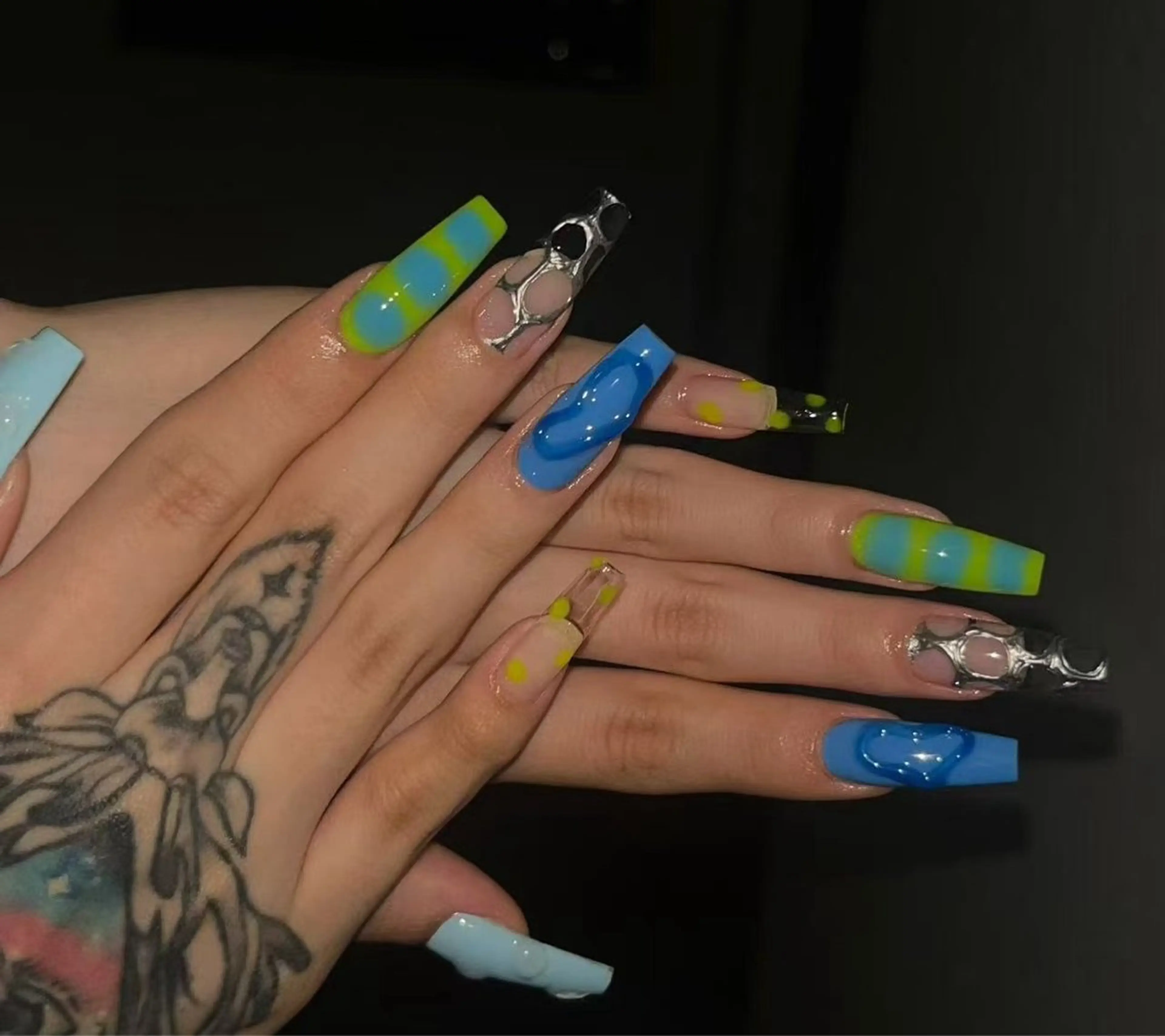 ネイル オーロラネイル フラワーネイル フットネイル フレンチネイル ジェルネイル ハンドネイル 相沢 さやかのネイルデザイン