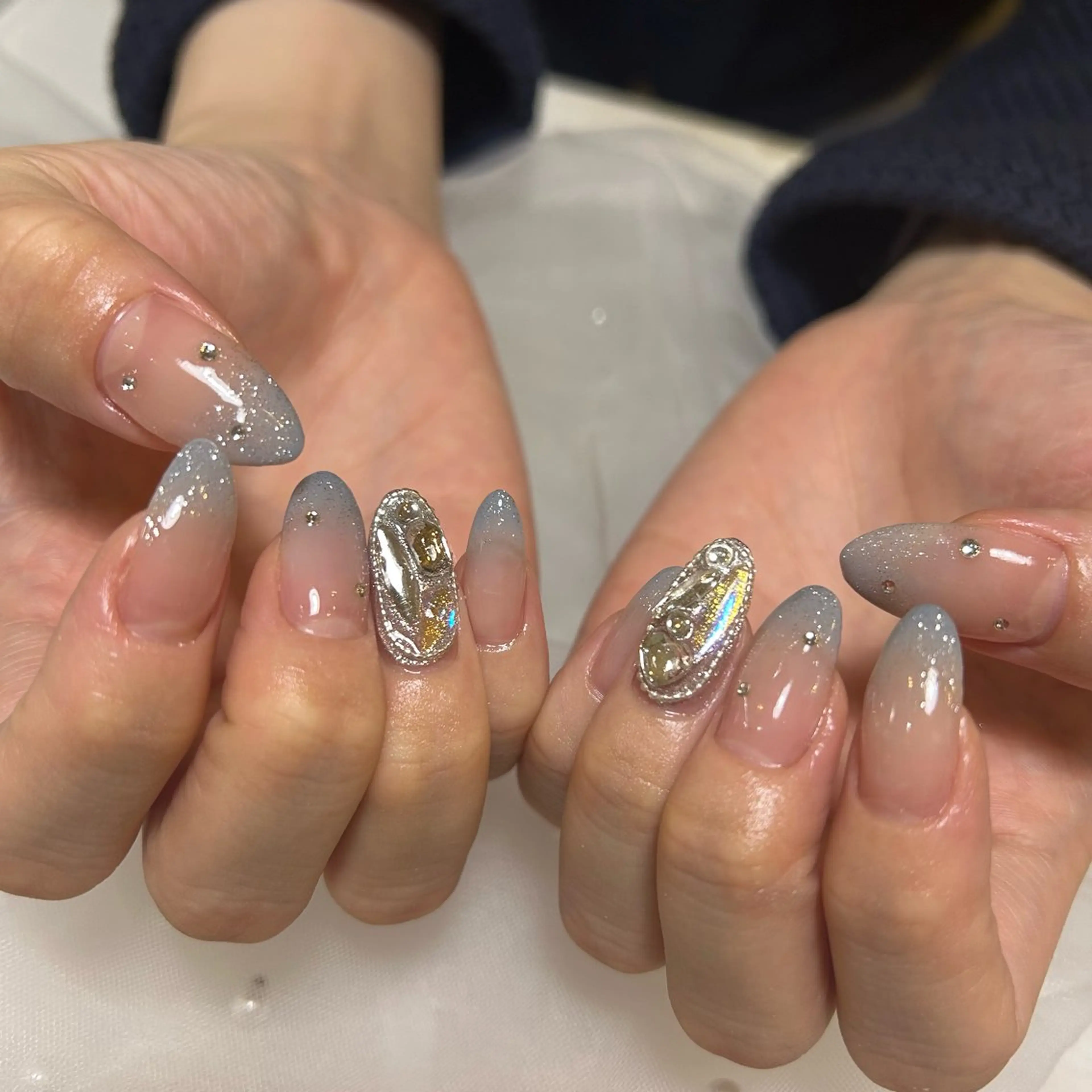ネイル ブルー グラデーション EmaNail天満橋店所属・EmaNail Risaのネイルデザイン