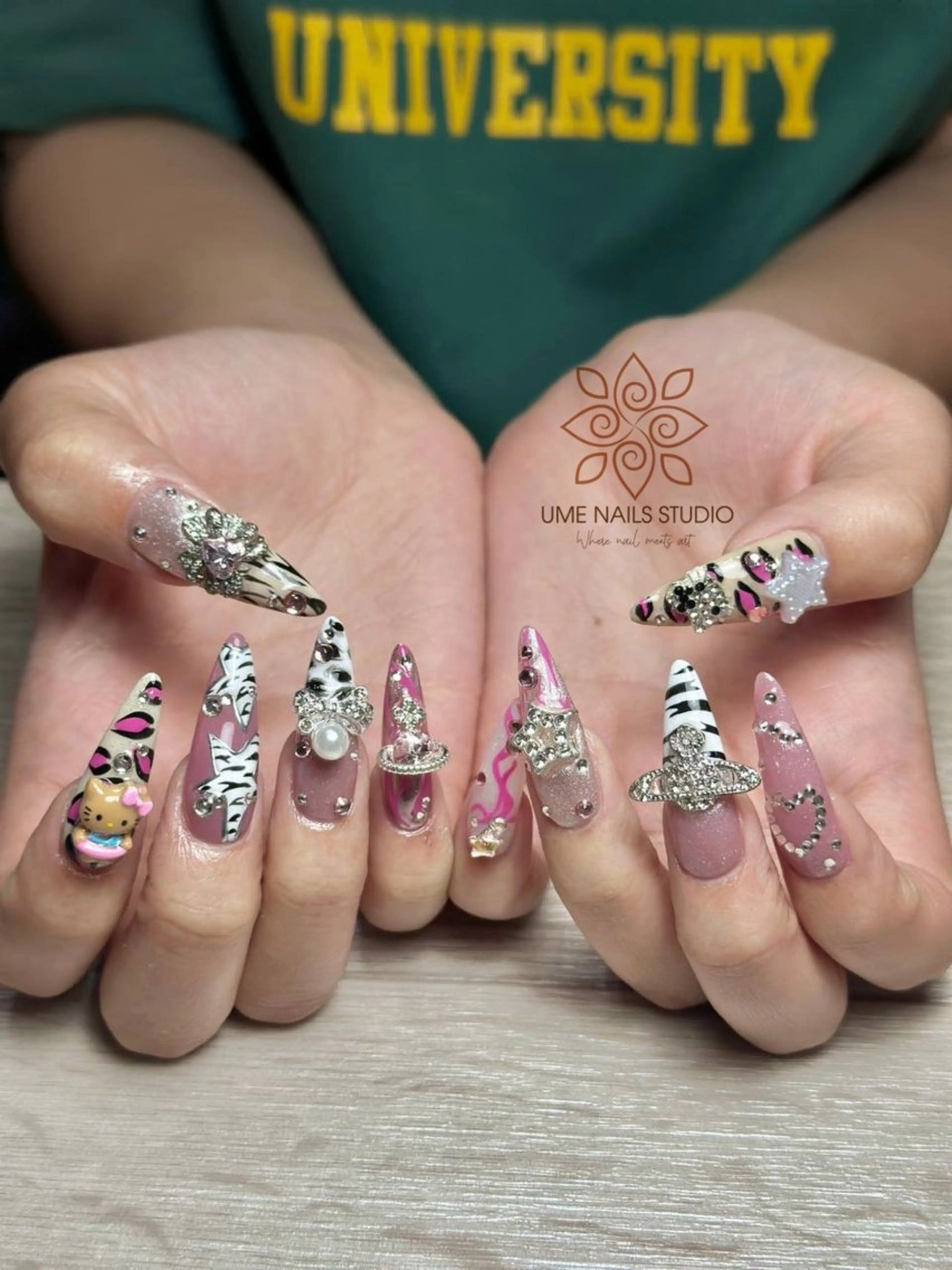 ネイル チークネイル クリアネイル ガーリー キラキラネイル 韓国ネイル ハンドネイル Ume Nail Studioのネイルデザイン