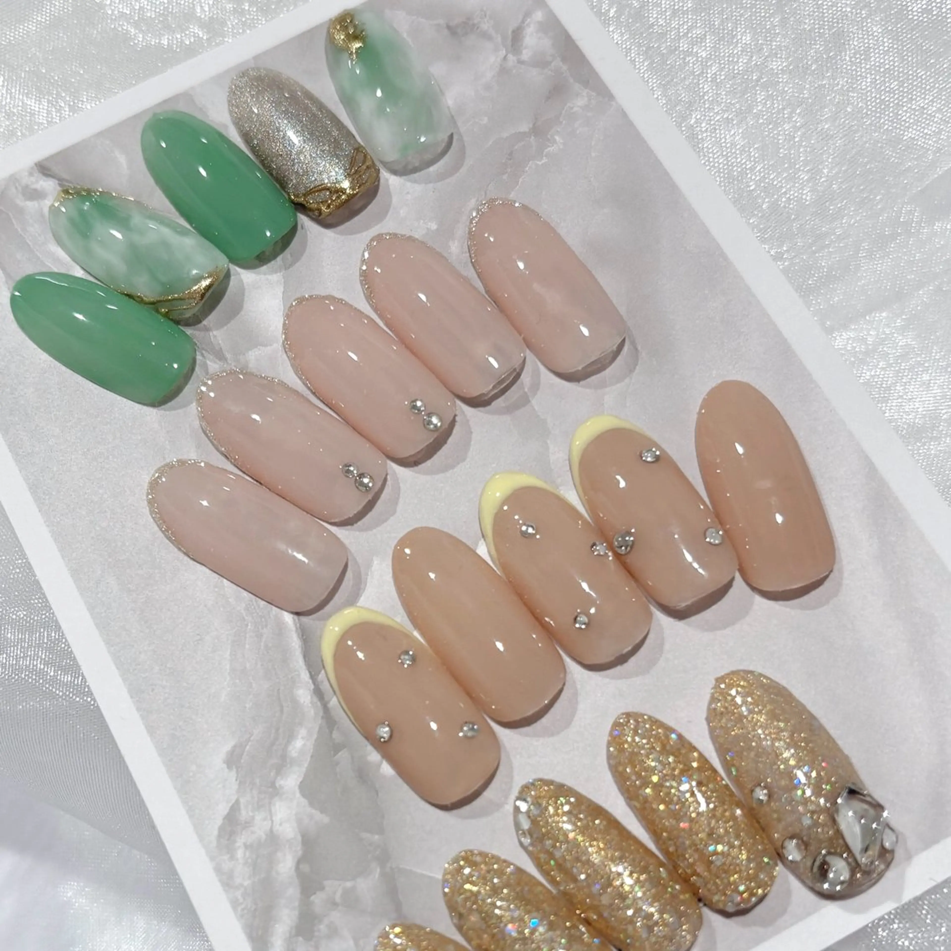 ネイル シンプルネイル ハンドネイル eight横浜🧸 kumabeのネイルデザイン