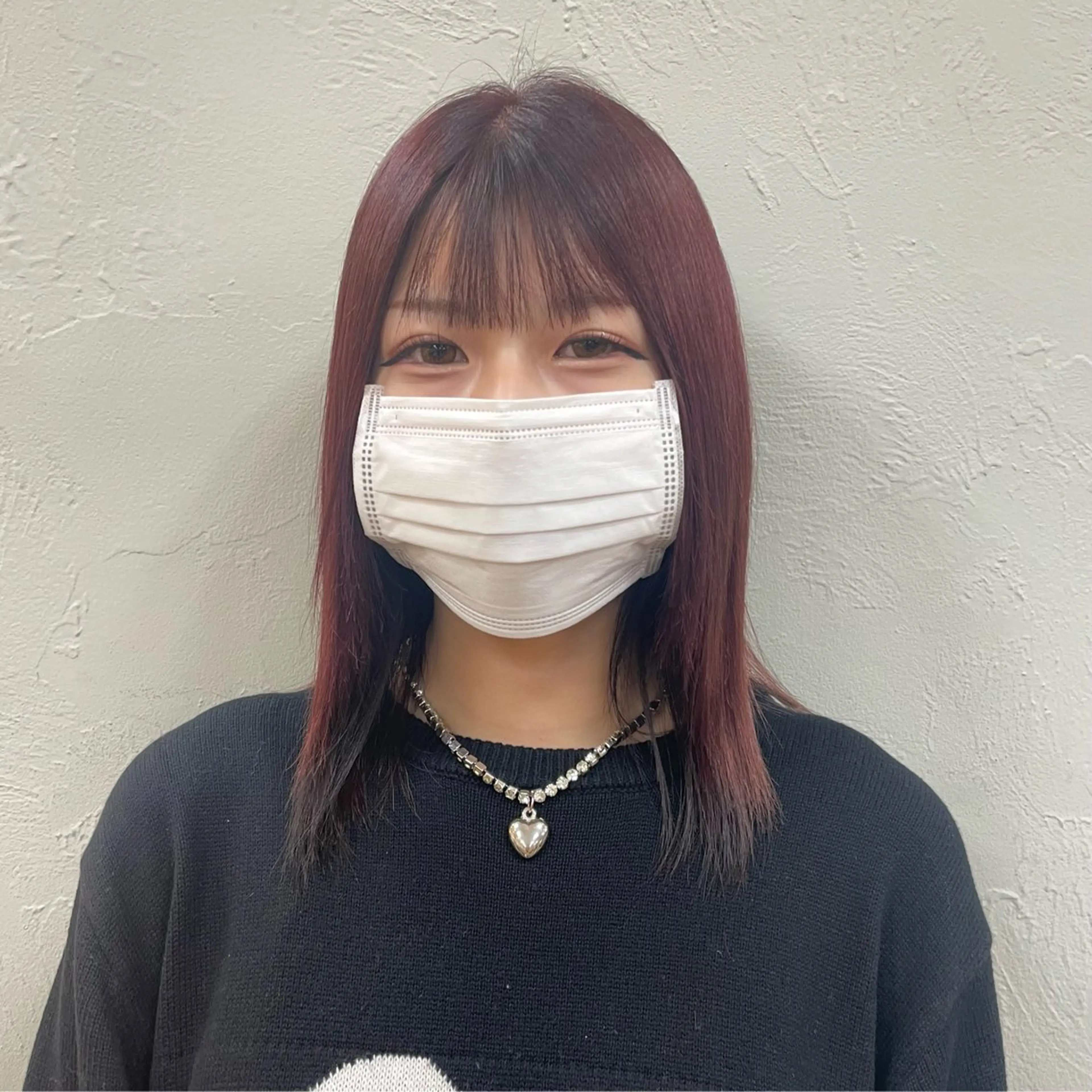 セミロング カラー 黒髪 デザインカラー インナーカラー レッドカラー ハイトーン×デザイン 🪽🫧HIKARIのヘアスタイル