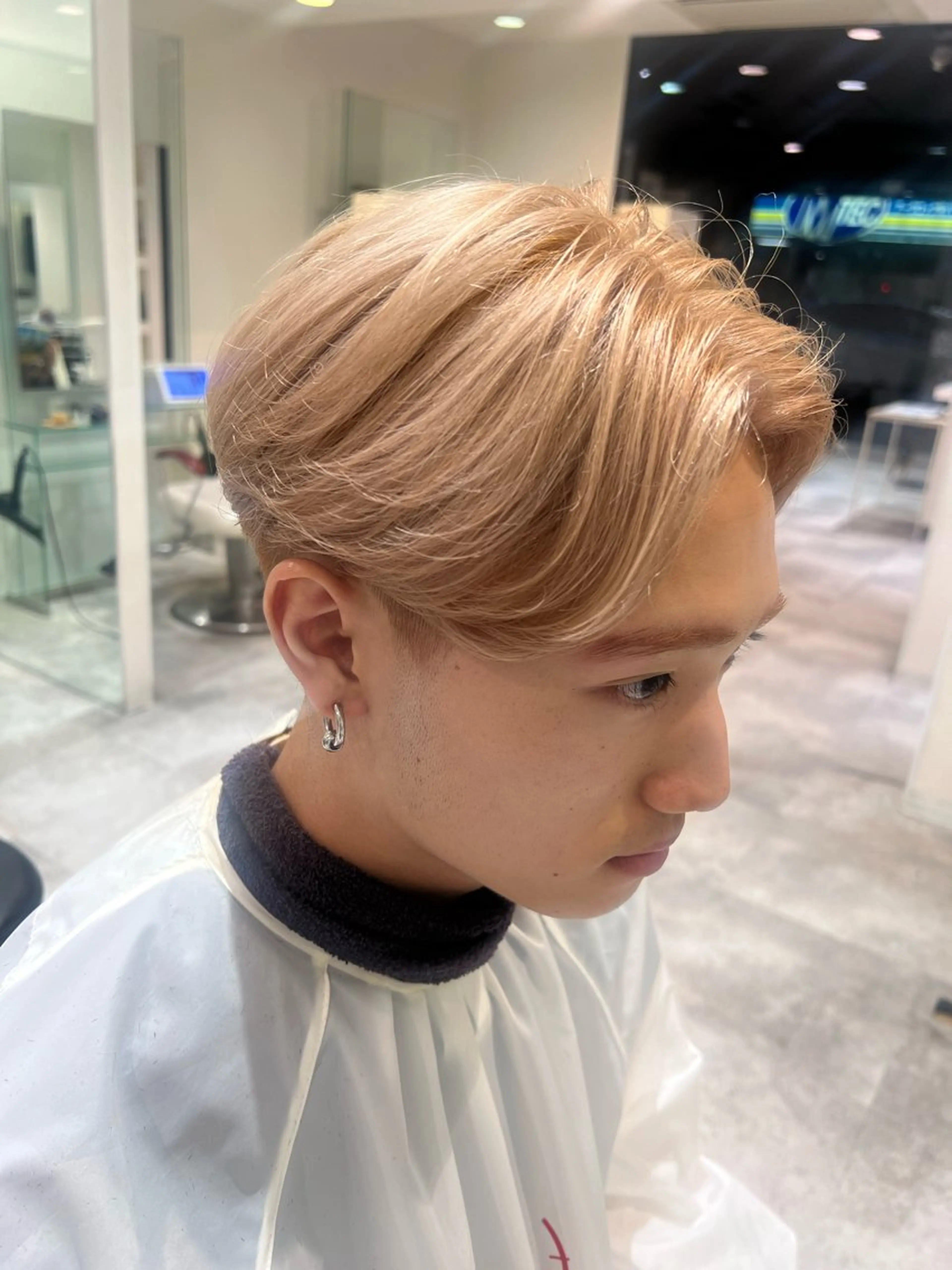 メンズ メンズハイトーン カット ヘアカラー トリートメント 美髪／透明感カラー 名古屋・栄・矢場町のヘアスタイル