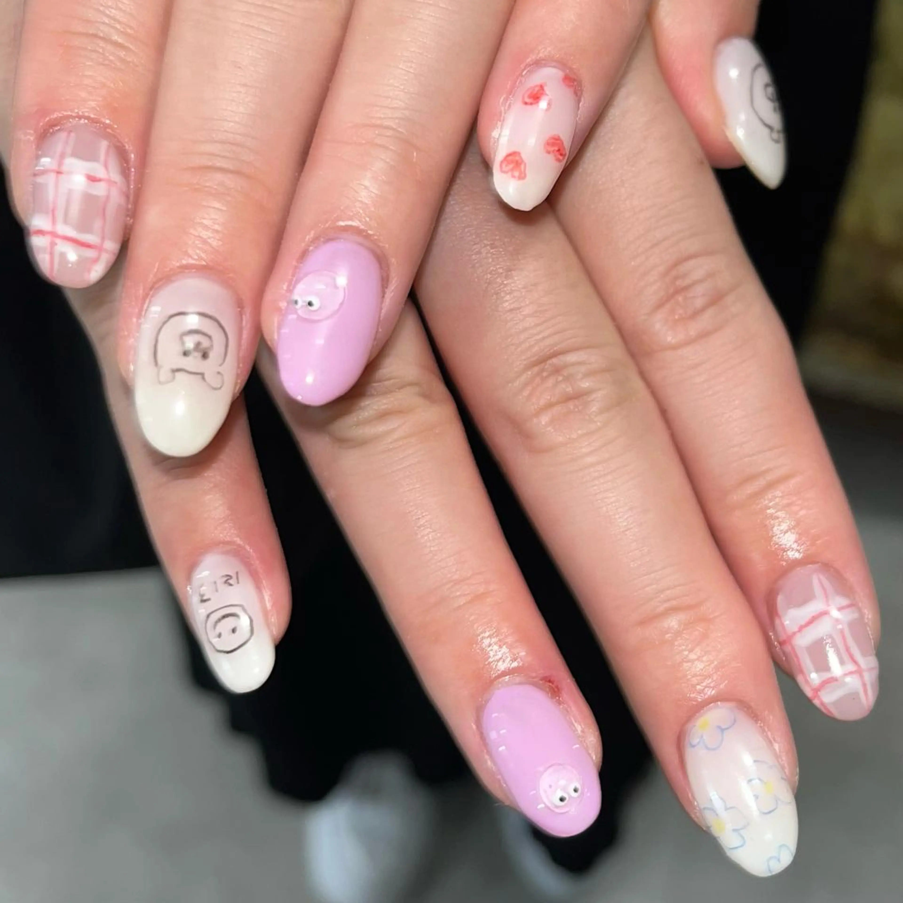 ネイル 🪐富島彩夏 /海外nail🪐のネイルデザイン