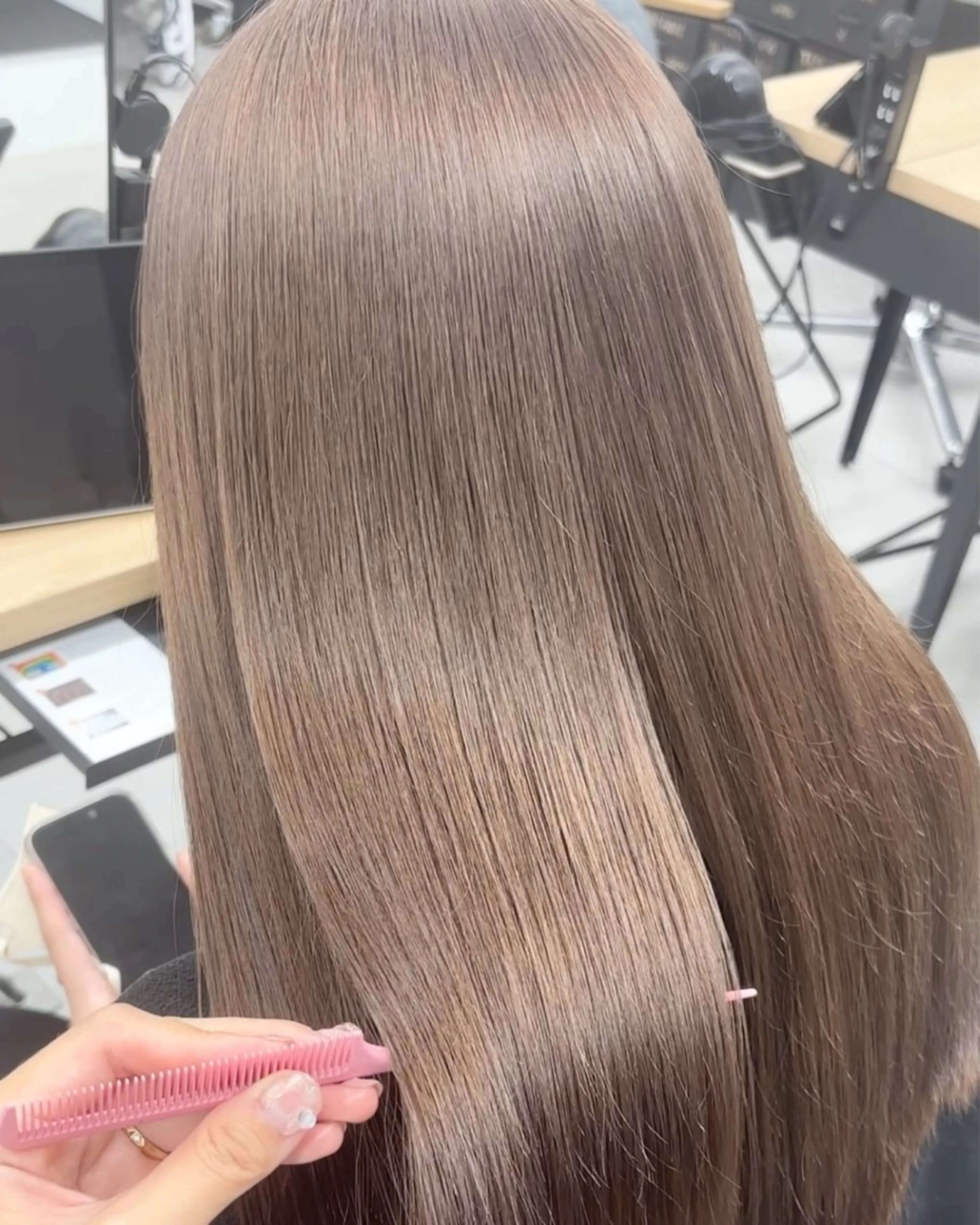 ロング ヘアカラー ハイトーンカラー 🦋yuri🦋のヘアスタイル