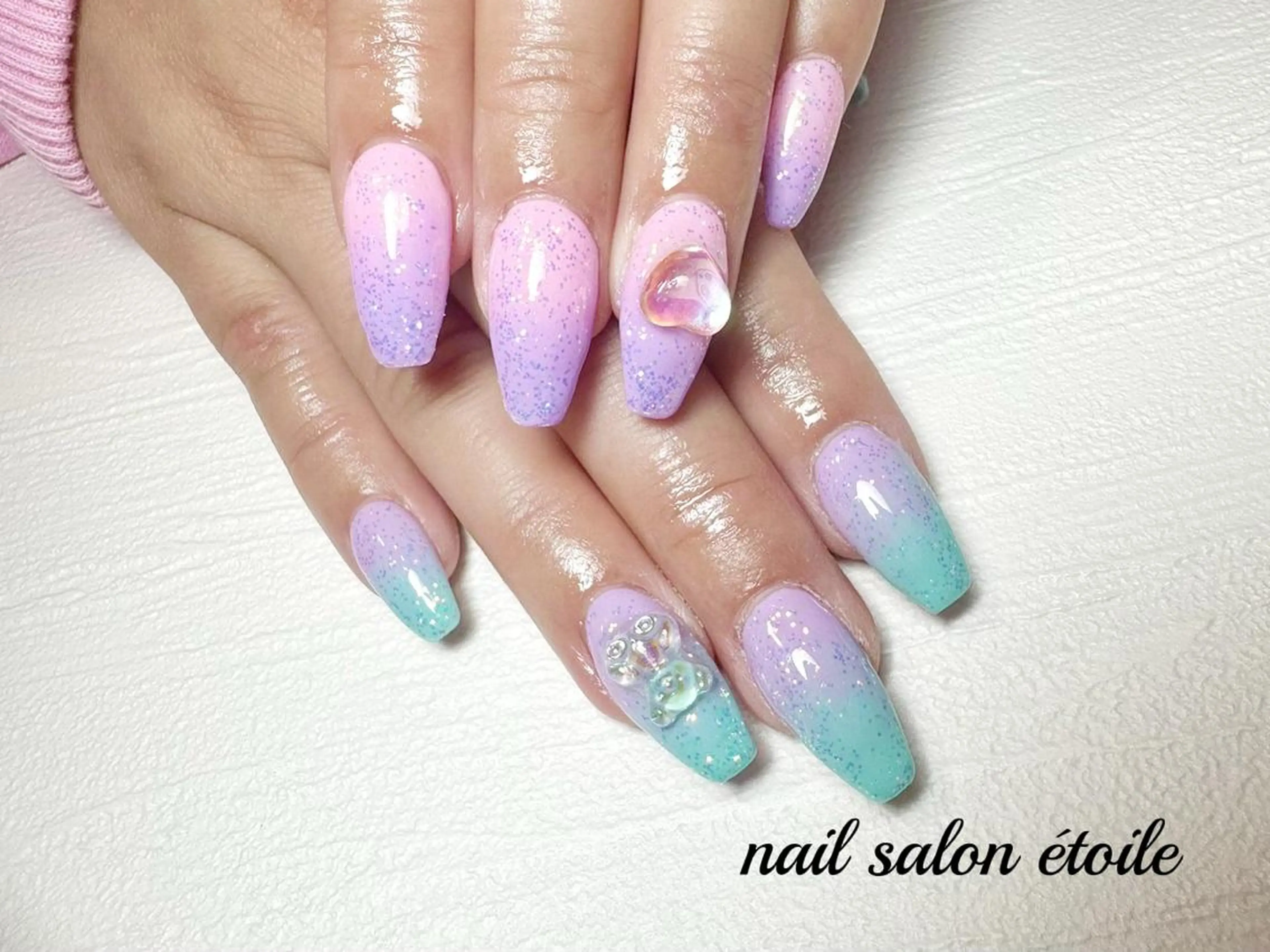 ネイル アートネイル オーロラネイル ジェルネイル グラデーション グリーン ハンドネイル nail salon étoileのネイルデザイン