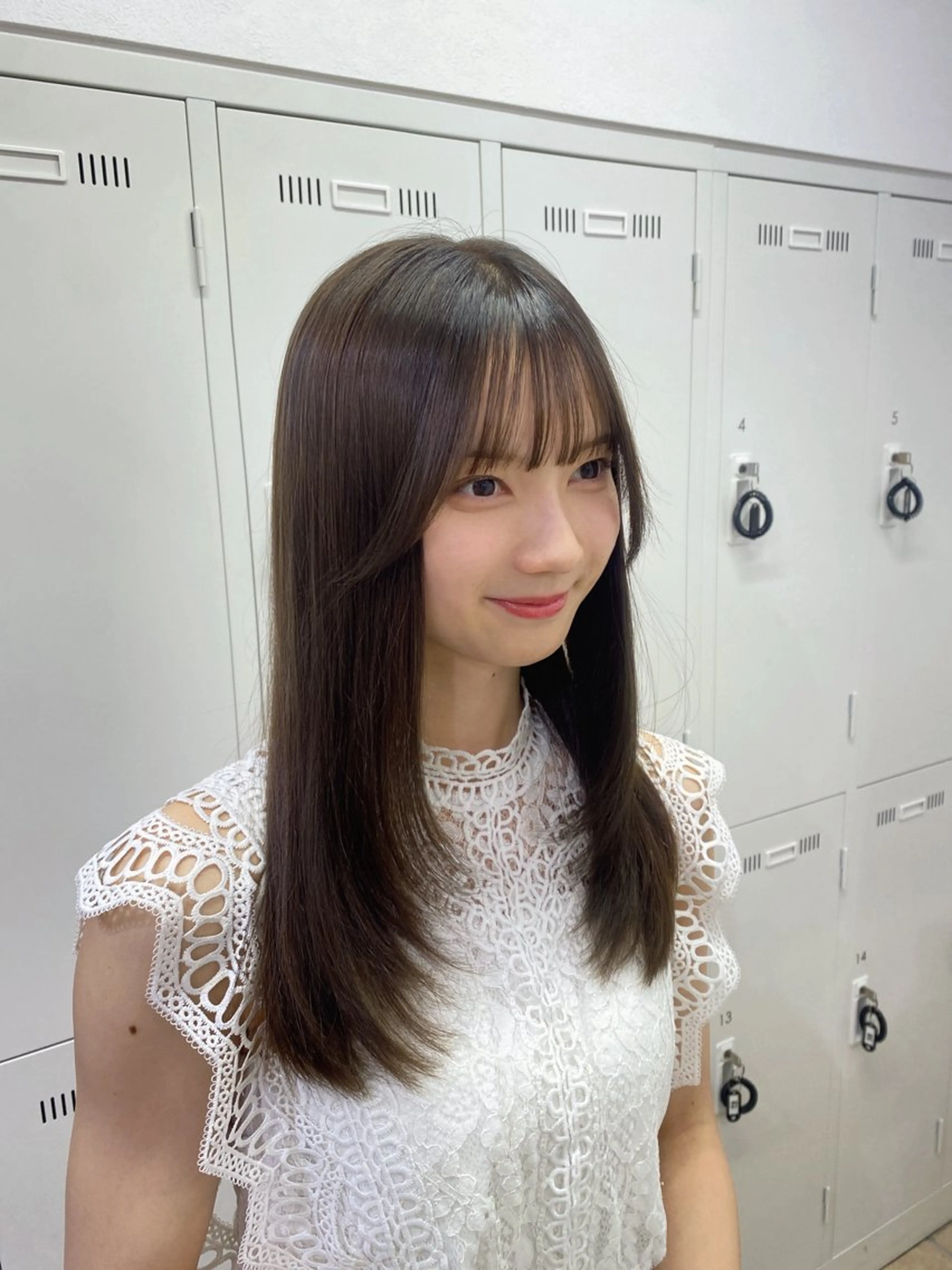 セミロング カラー レイヤーカット カット ヘアカラー トリートメント 長妻莉央/縮毛矯正 髪質改善カラーのヘアスタイル