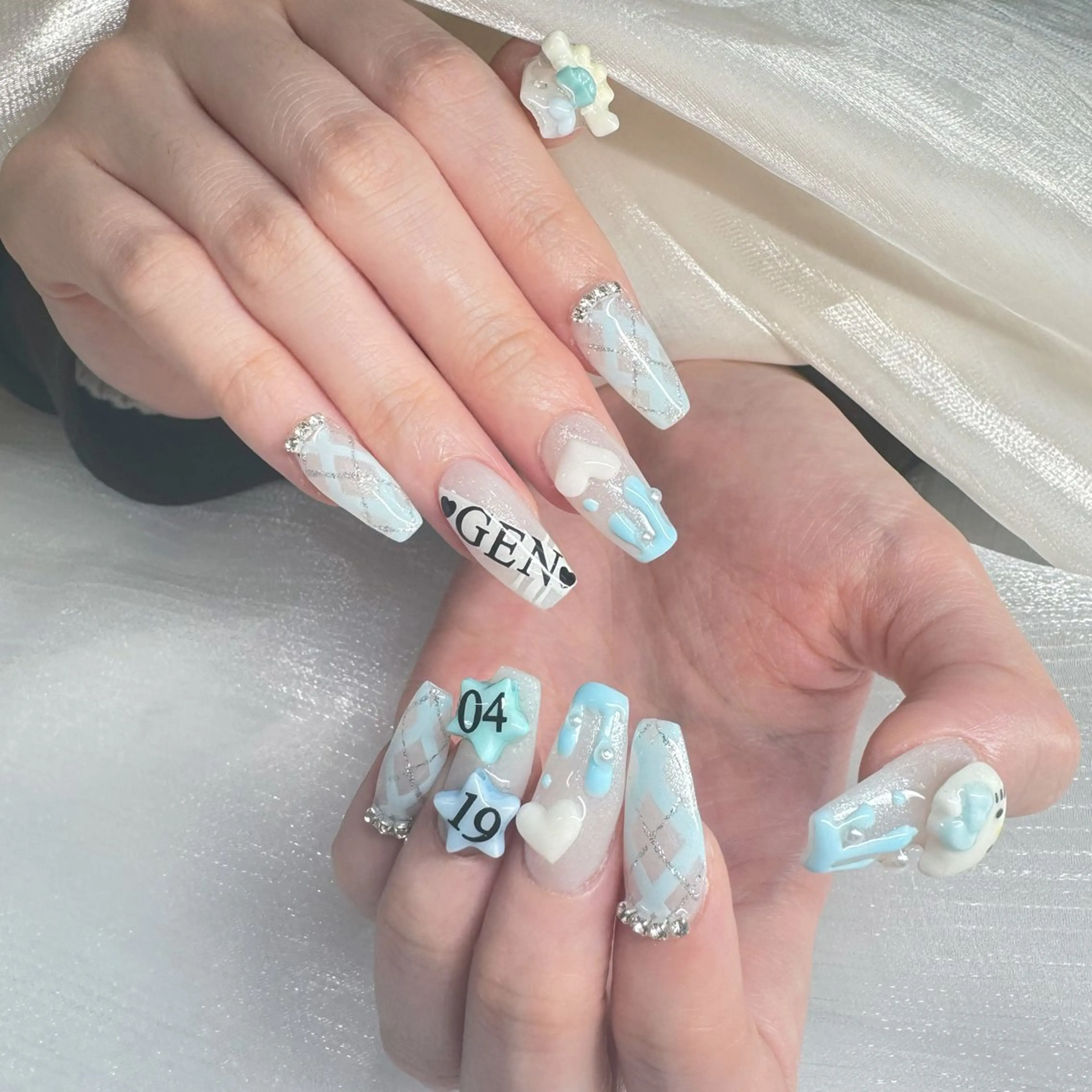 ネイル チークネイル ガーリー キラキラネイル 韓国ネイル ミラーネイル ハンドネイル NailPrincess所属・princess スカルプ専門店のネイルデザイン