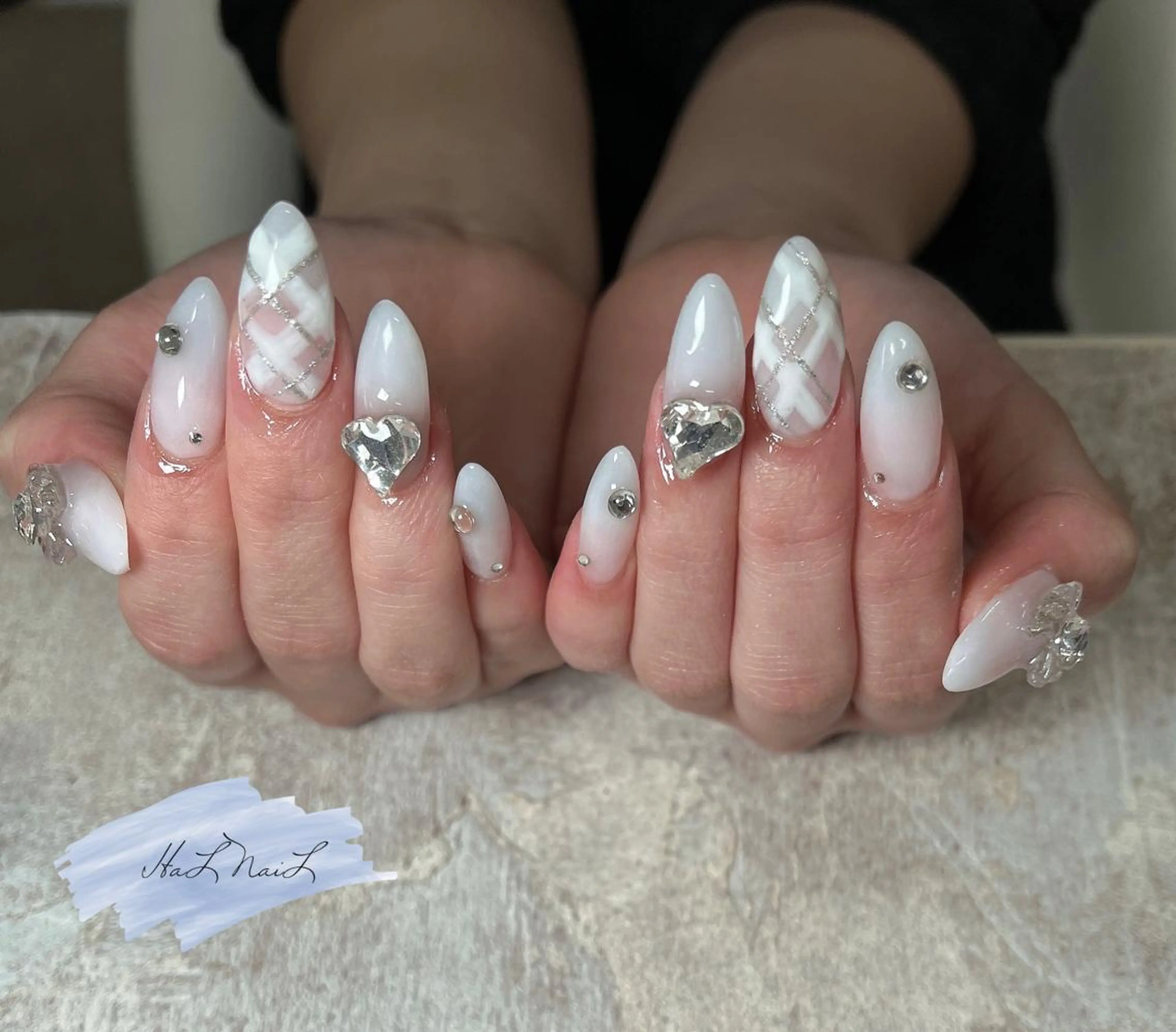 ネイル ストーンネイル ハンドネイル HaL NaiLのネイルデザイン