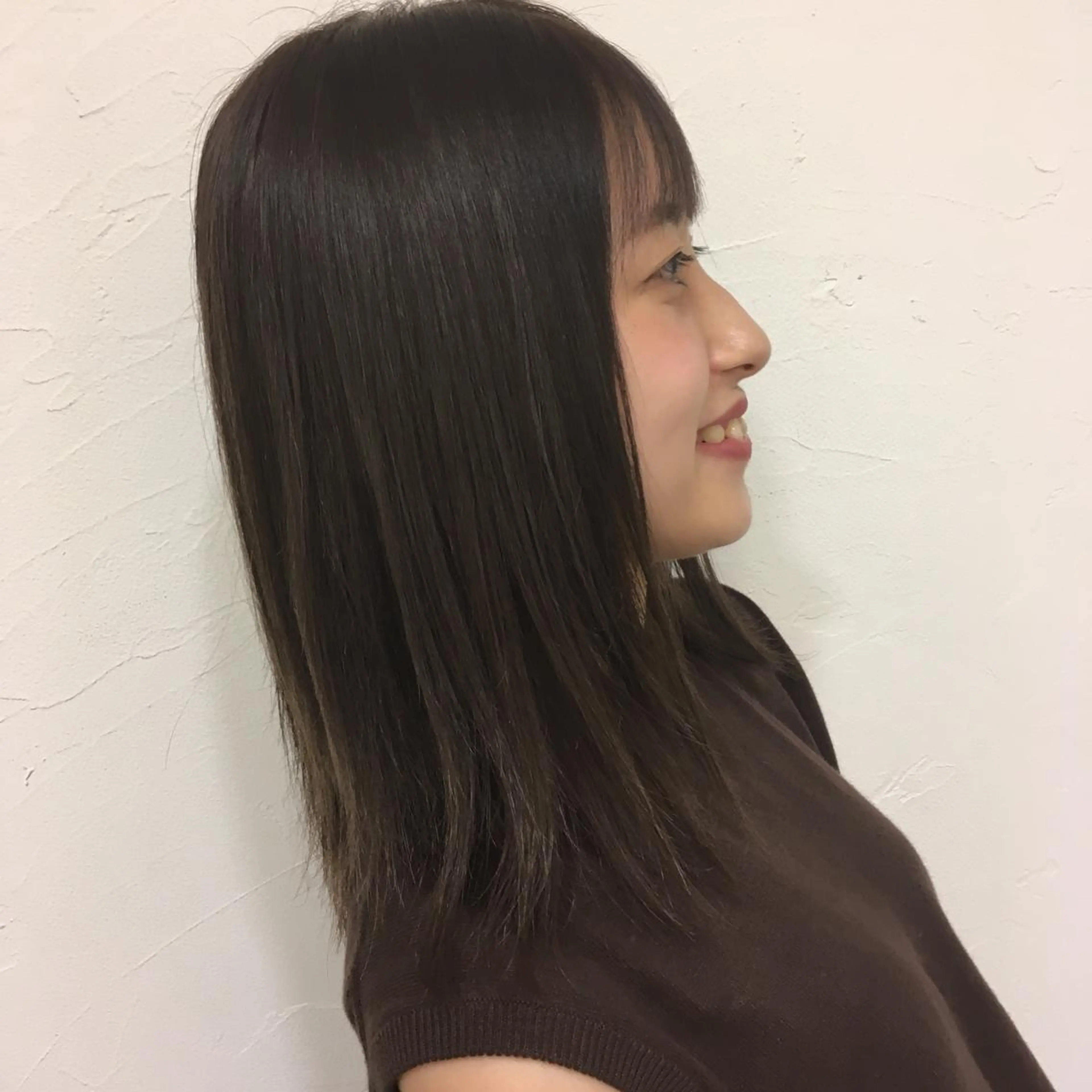 セミロング カラー GLROW haruhiのヘアスタイル