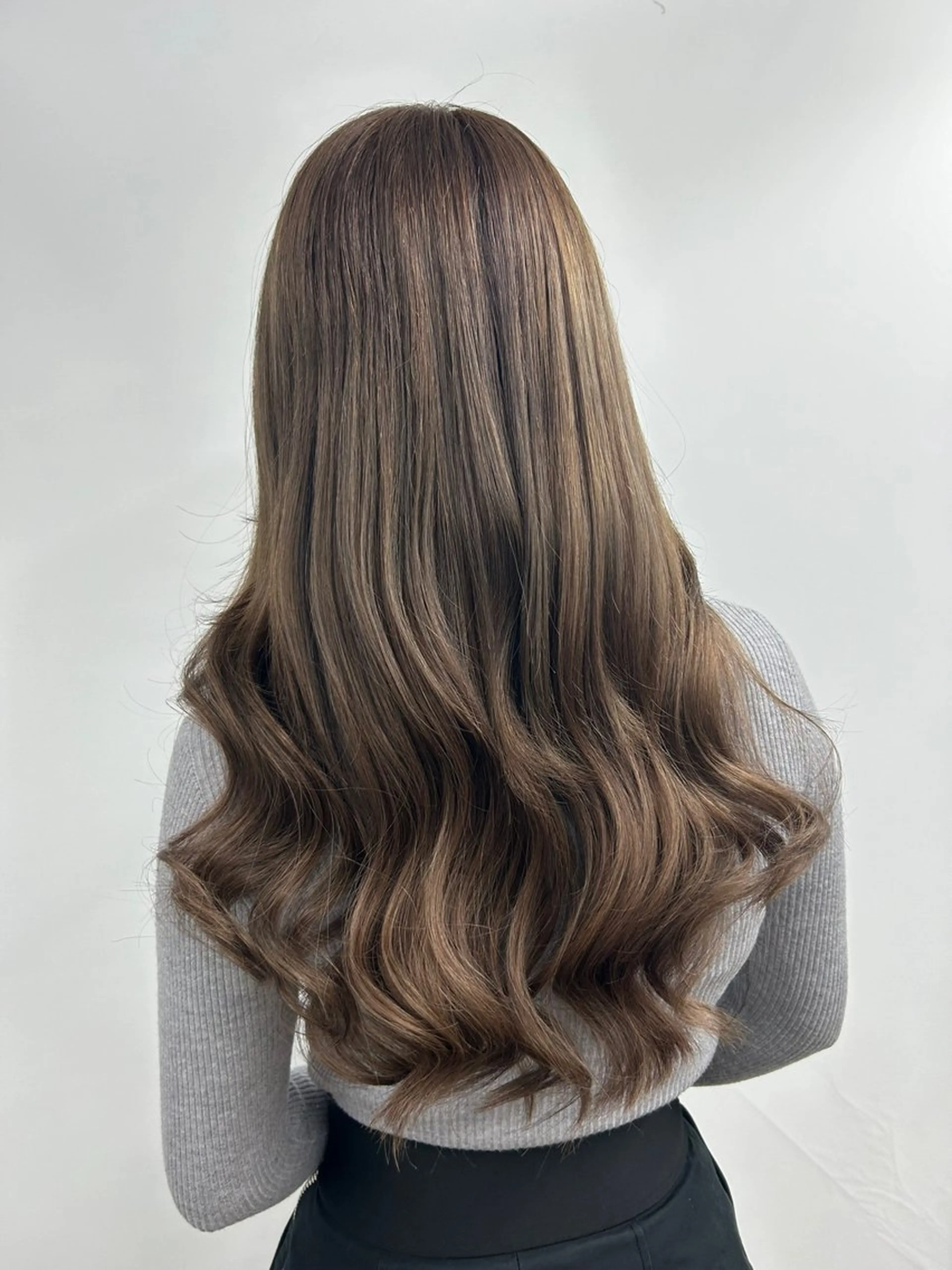 ロング カラー ヘアアレンジ シールエクステ バレイヤージュ ブリーチ ハイライトカラー ハイトーンカラー カット ヘアカラー トリートメント エクステ ヘアセット alpha. カラーエクステ下妻のヘアスタイル