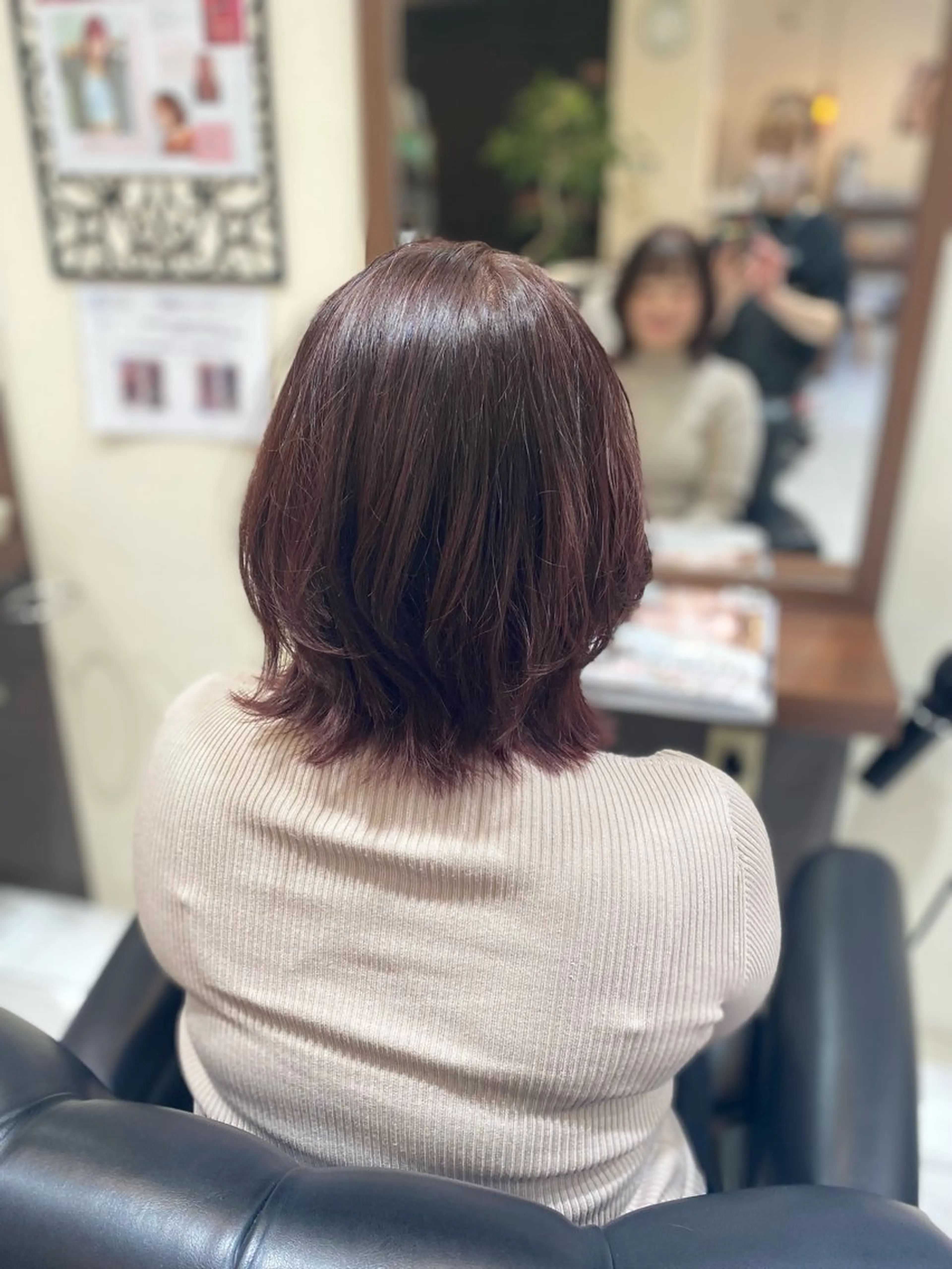 ミディアム ボブ くびれヘア 小顔カット 横手 亜紀のヘアスタイル
