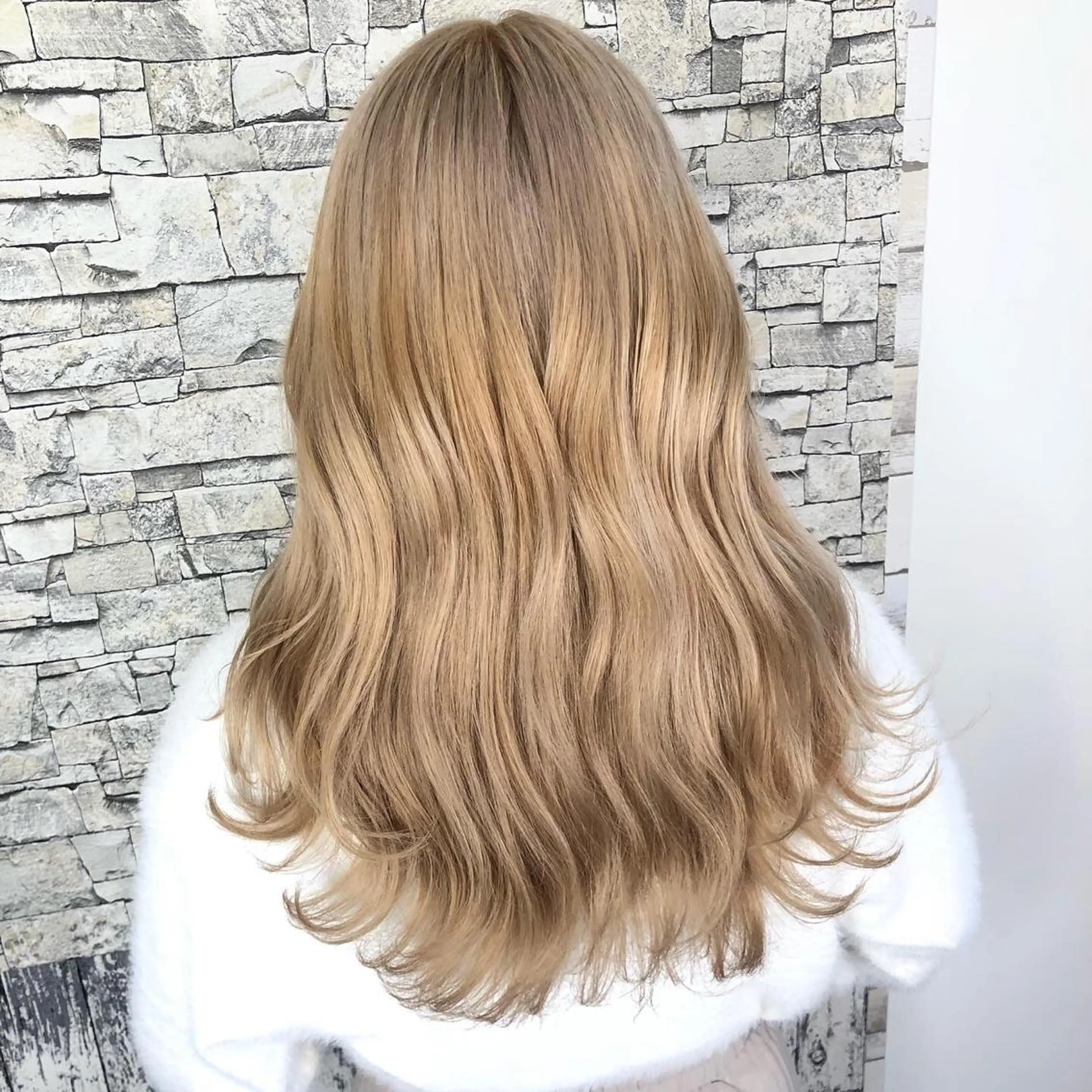 ロング L'wis所属・🪄🫧ハイトーン/ 乙津茜🐰L'wisのヘアスタイル