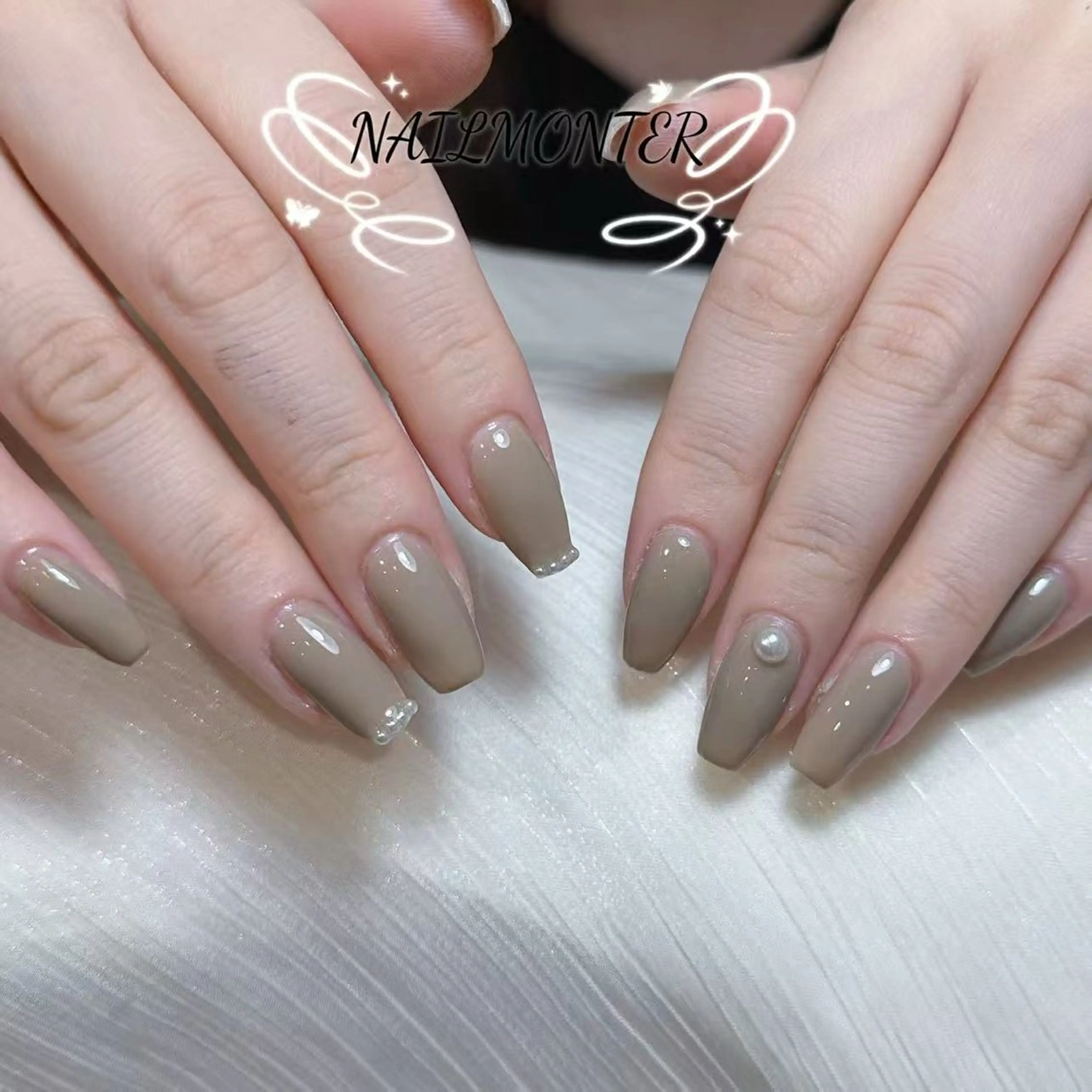 ネイル アートネイル オーロラネイル ガーリー キラキラネイル 韓国ネイル ハンドネイル ハンドケア Nail Monsterのネイルデザイン