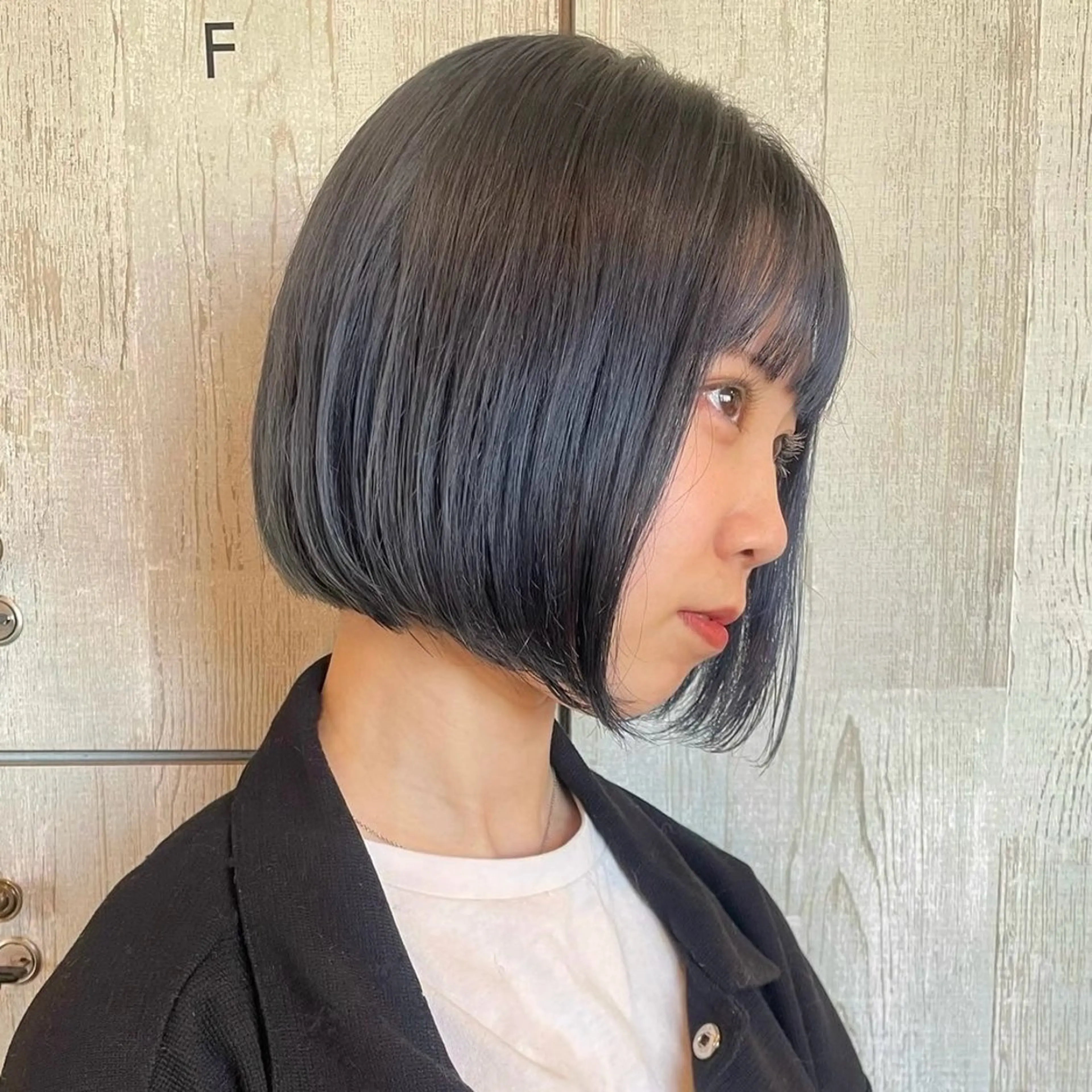 ショート 夏向/ハイトーン /パーマのヘアスタイル