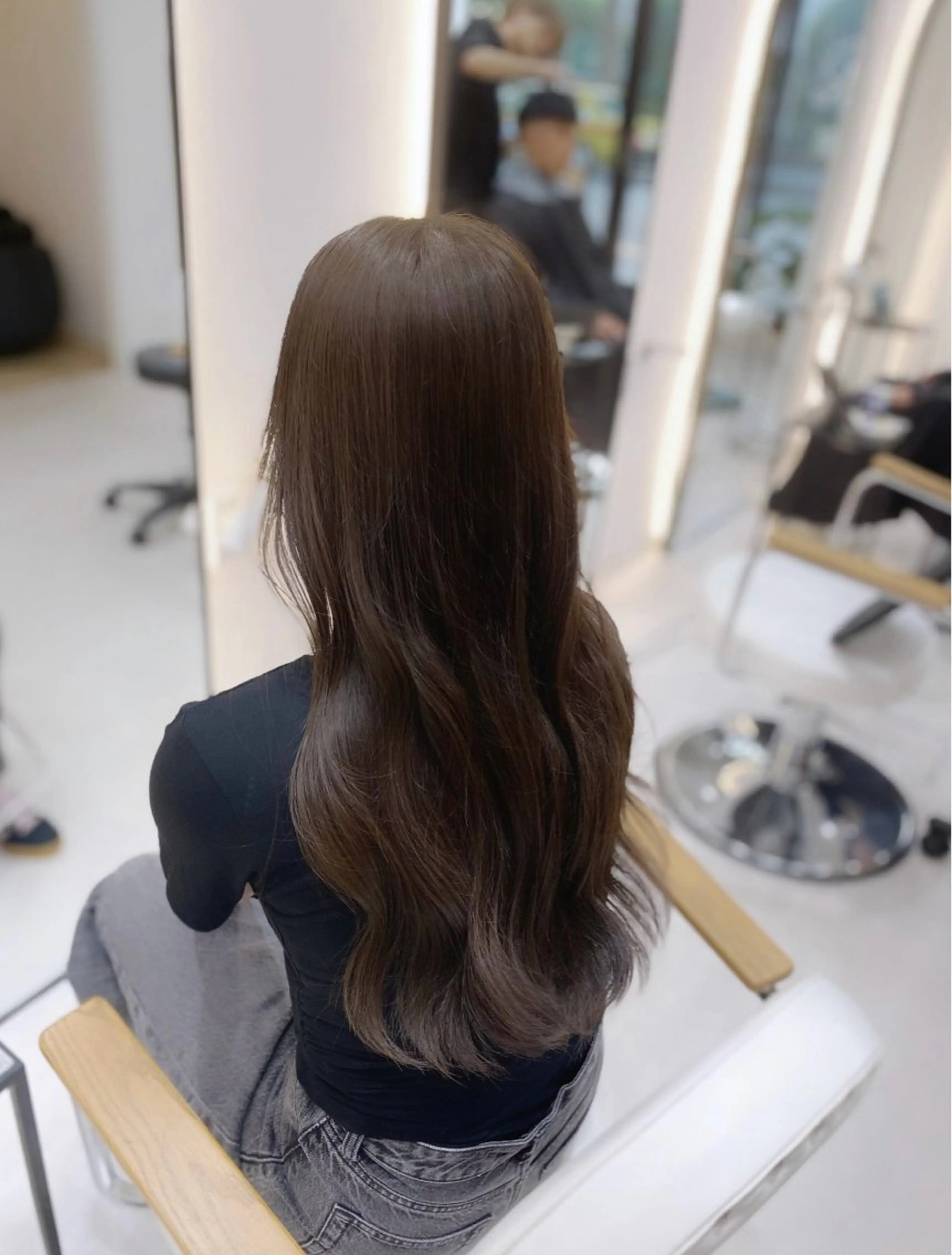 ロング カラー 透明感カラー グレージュ 韓国風ヘア カット ヘアカラー トリートメント 艶髪・透明感カラー・ 韓国ヘア・Yuriのヘアスタイル