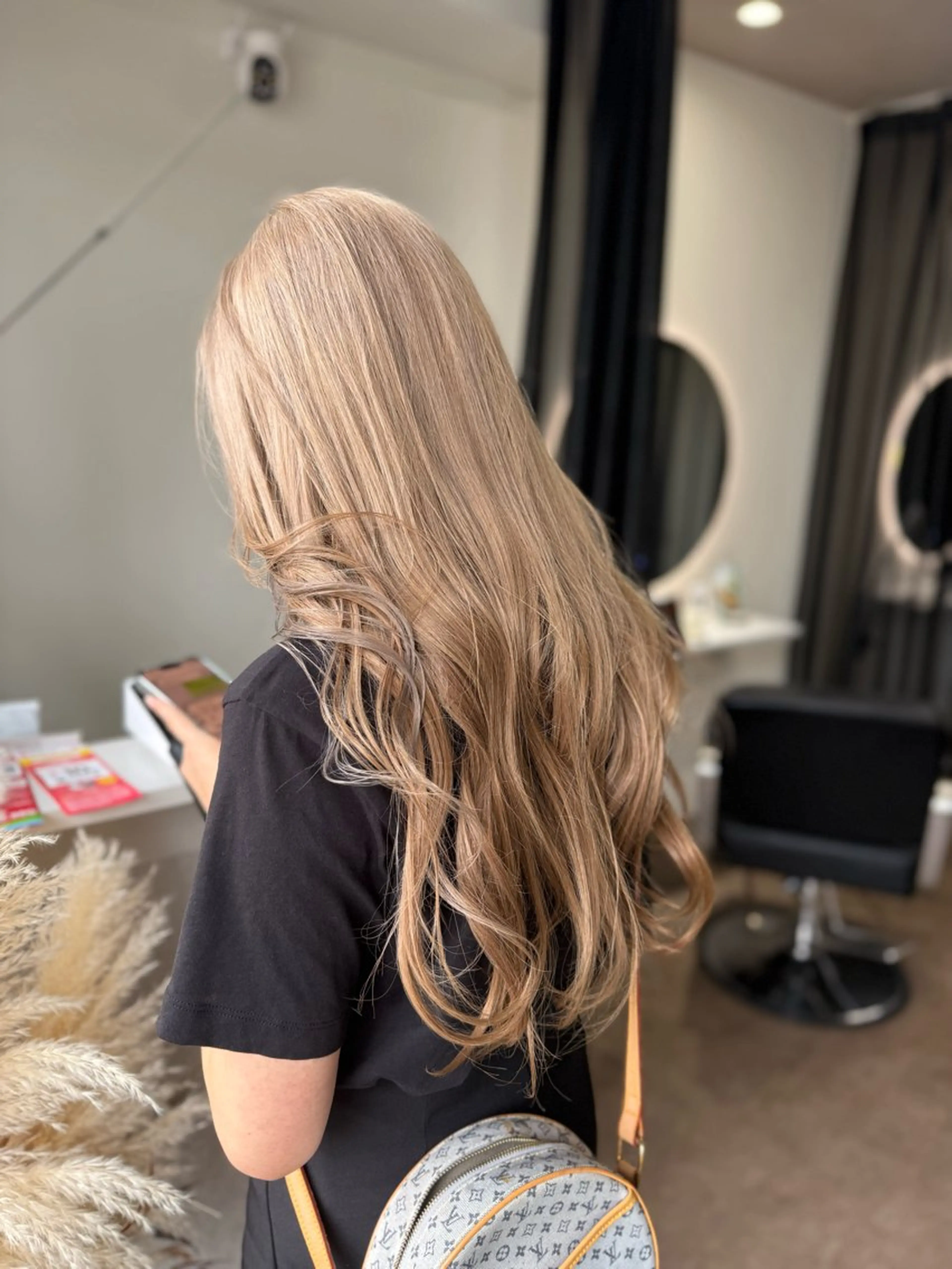 ロング ヘアカラー Licol所属・髪質改善サロン Licolフリー予約のヘアスタイル