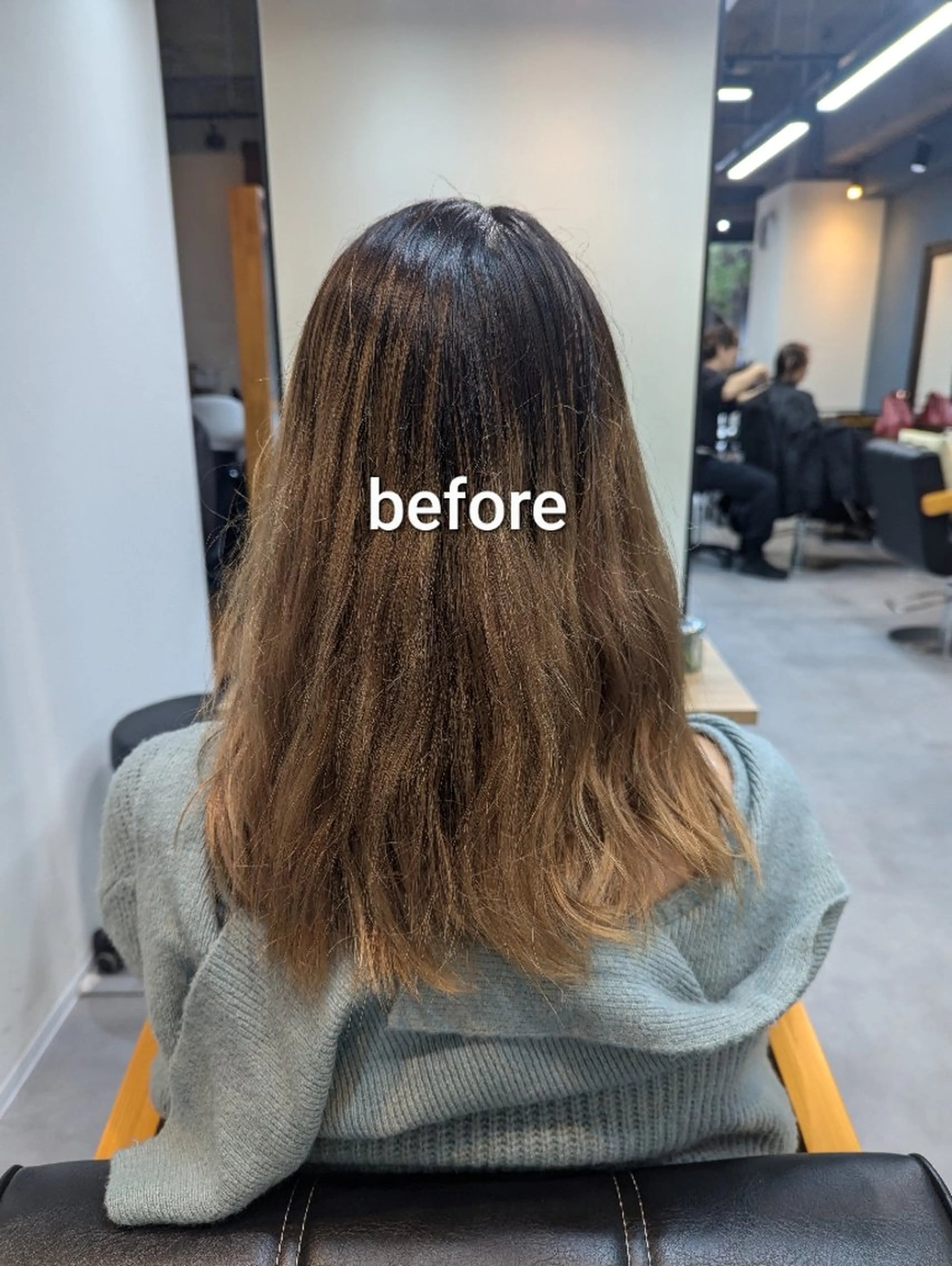 セミロング カラー ブリーチ スパニスト 中川のヘアスタイル
