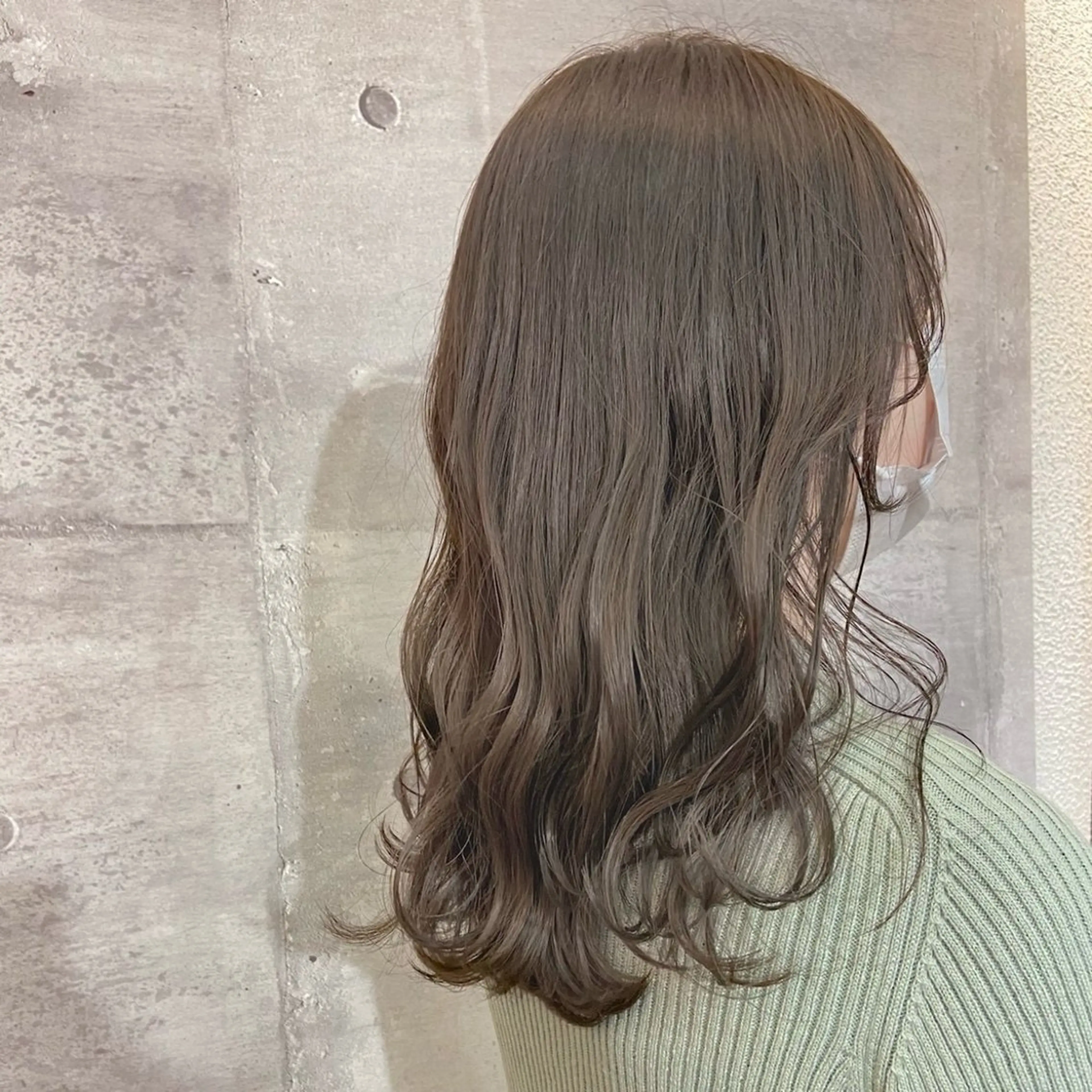セミロング 大本 ブリーチ/ストレートのヘアスタイル