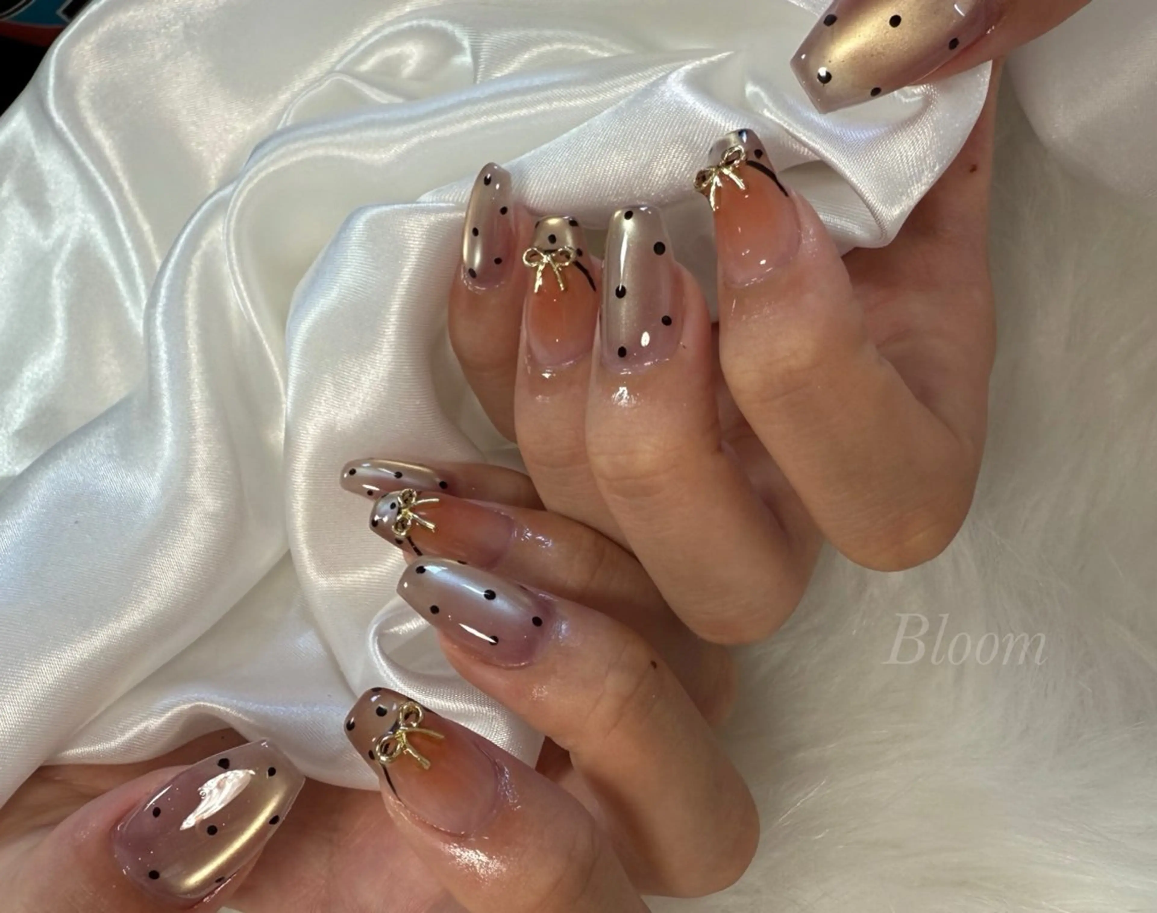 ネイル ゴールド リボン ハンドネイル Bloom a nail studio所属・松下 未来のネイルデザイン