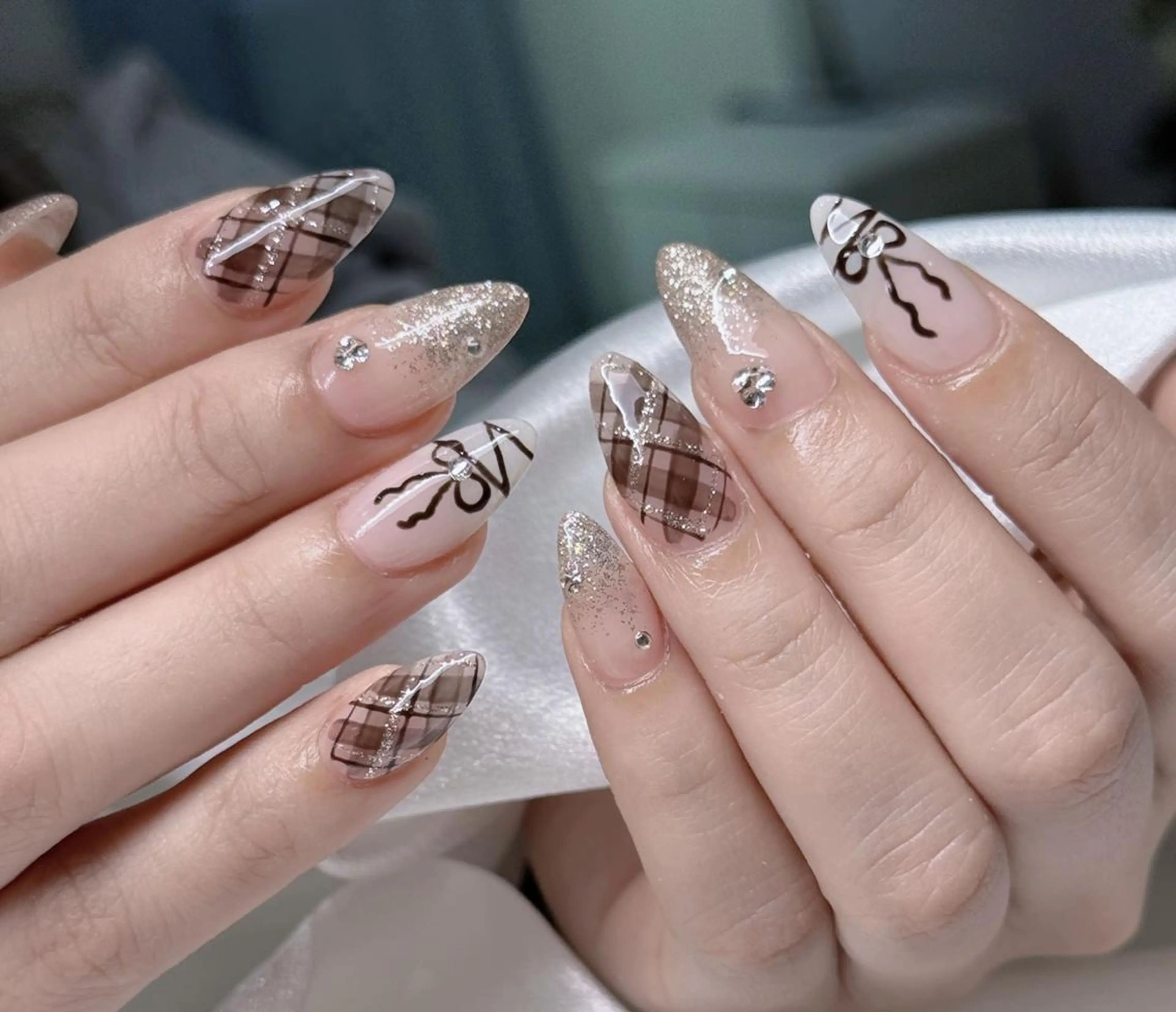 ネイル アートネイル オーロラネイル ブルー チークネイル フットネイル NAILS 168 新大久保店のネイルデザイン