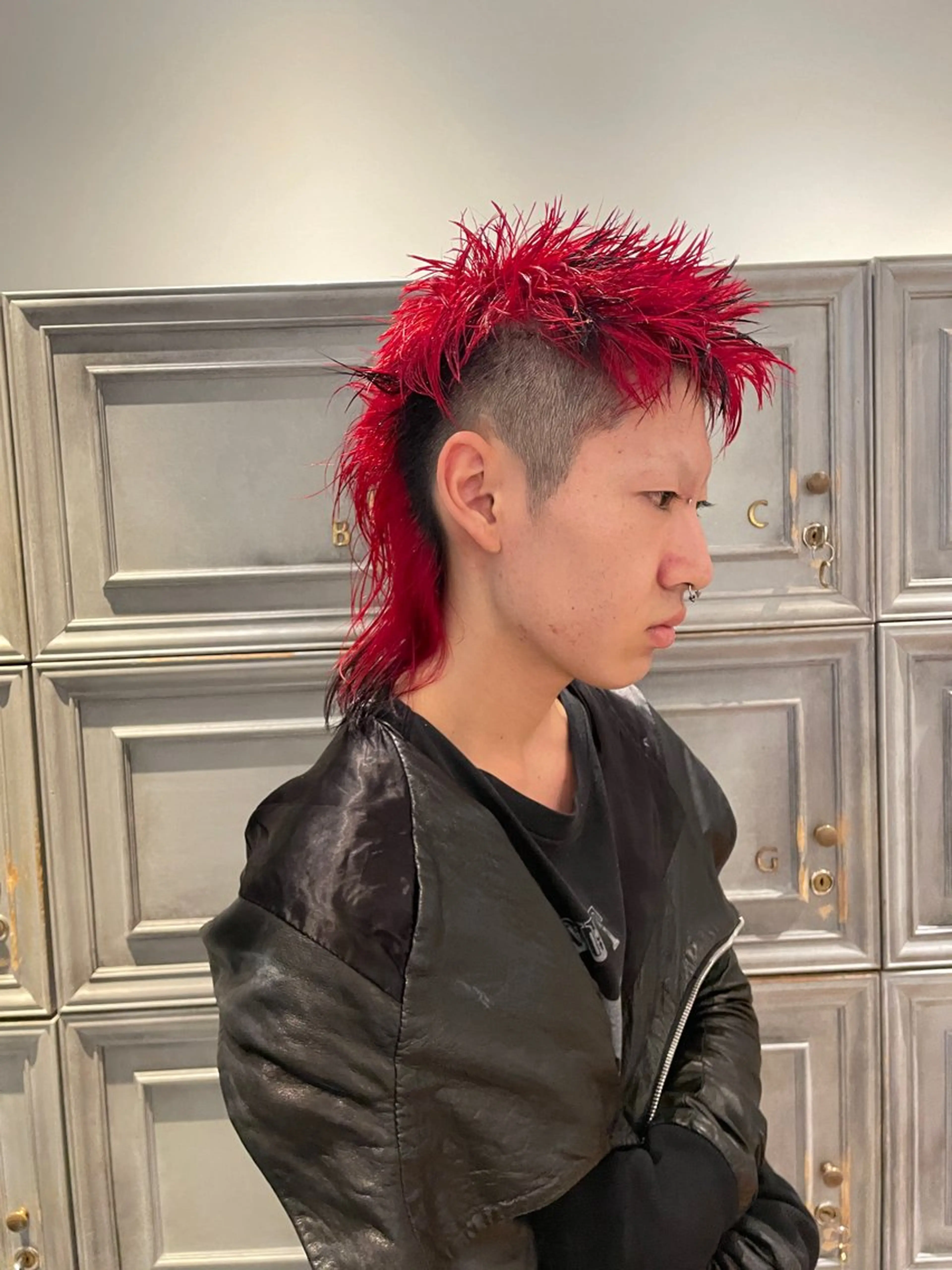 ショート メンズ モヒカン マレットヘア カット ヘアカラー vetica所属・フジヤ サイタのヘアスタイル