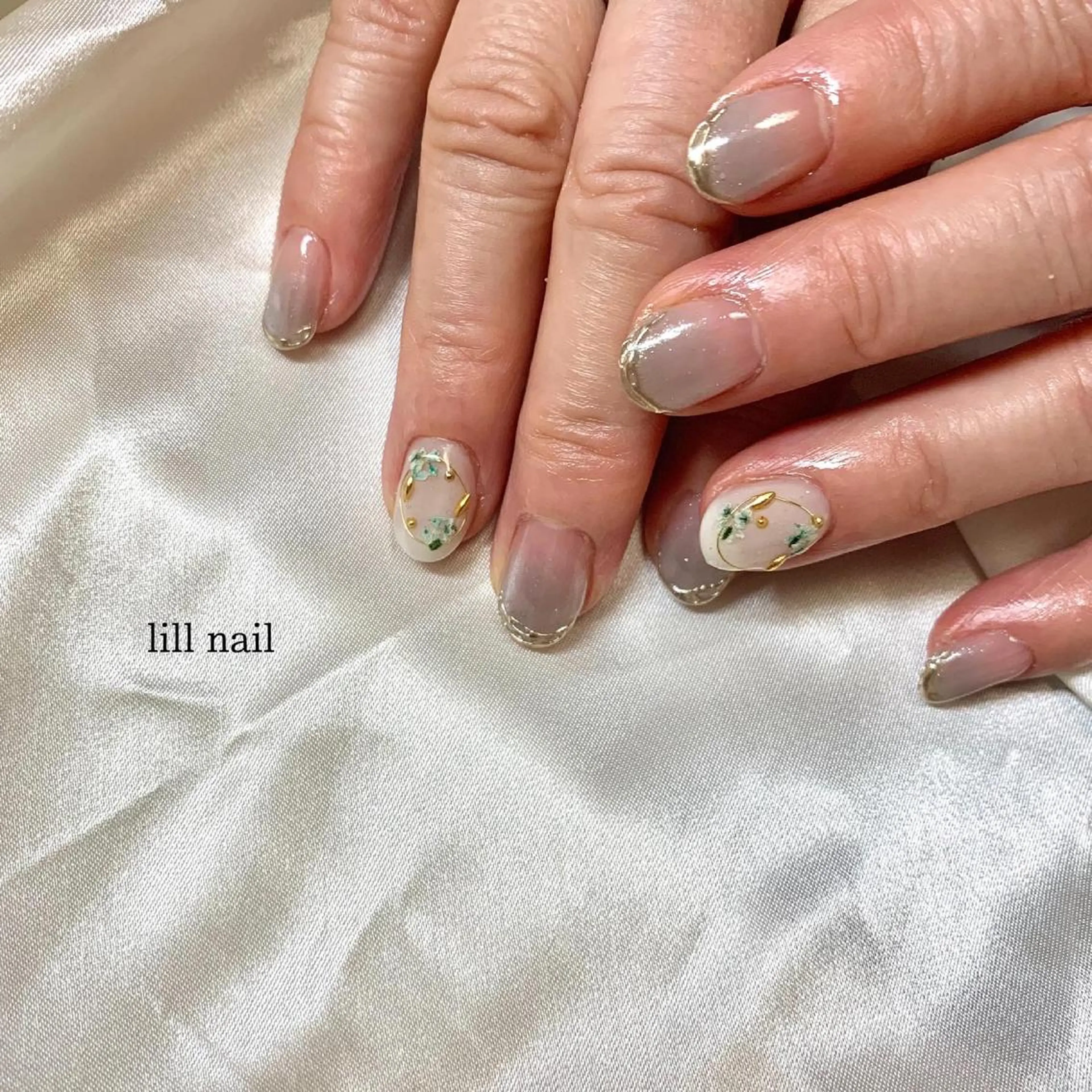 ミディアム pllia beautyのネイルデザイン