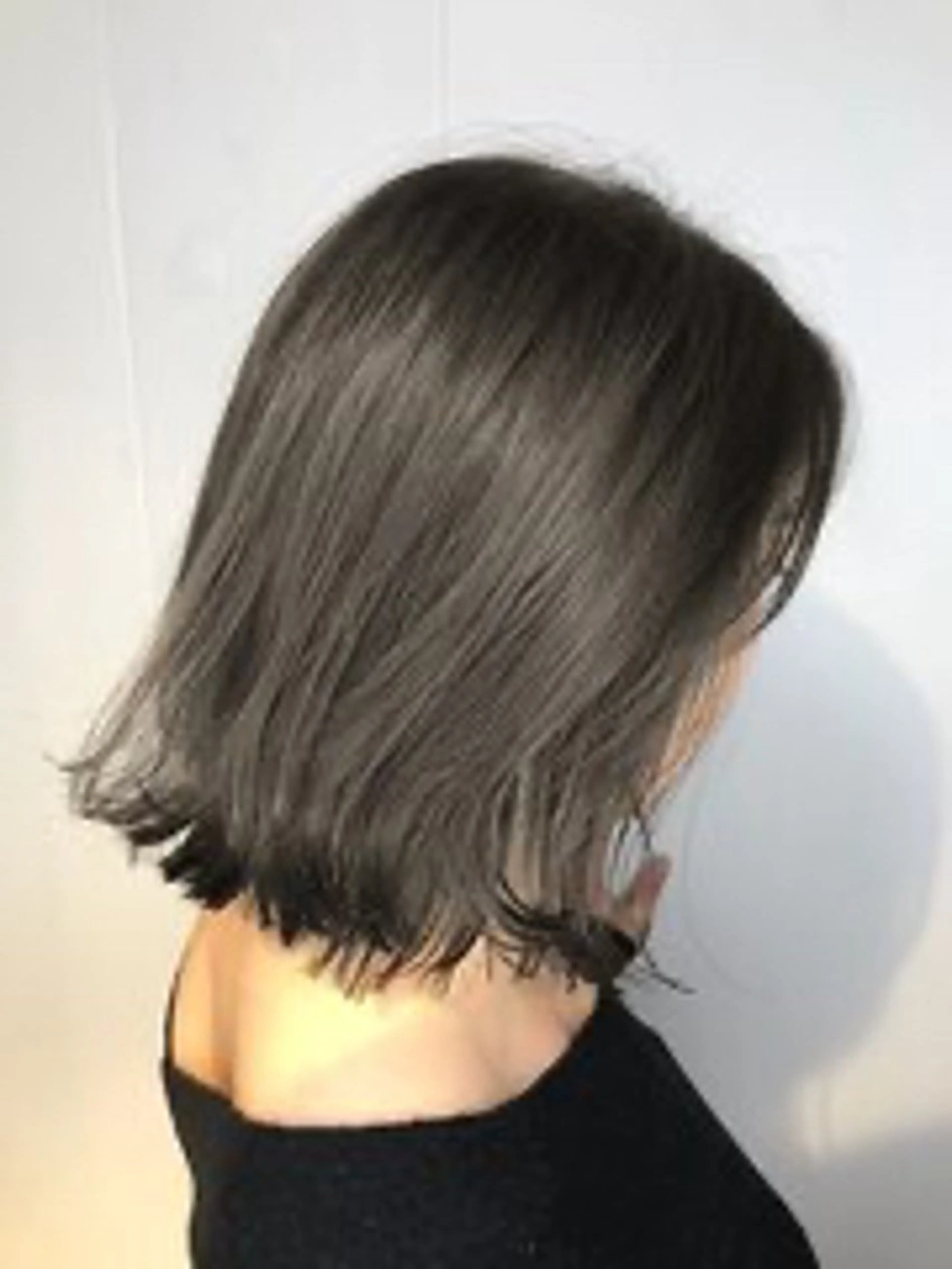 ミディアム カラー ダークグレー くせ毛 髪質改善 縮毛矯正 酸性ストレート ヘアカラー トリートメント GOTODAY シェアサロン梅田NU茶屋町店所属・髪質改善、縮毛矯正 水素カラー/みほのヘアスタイル