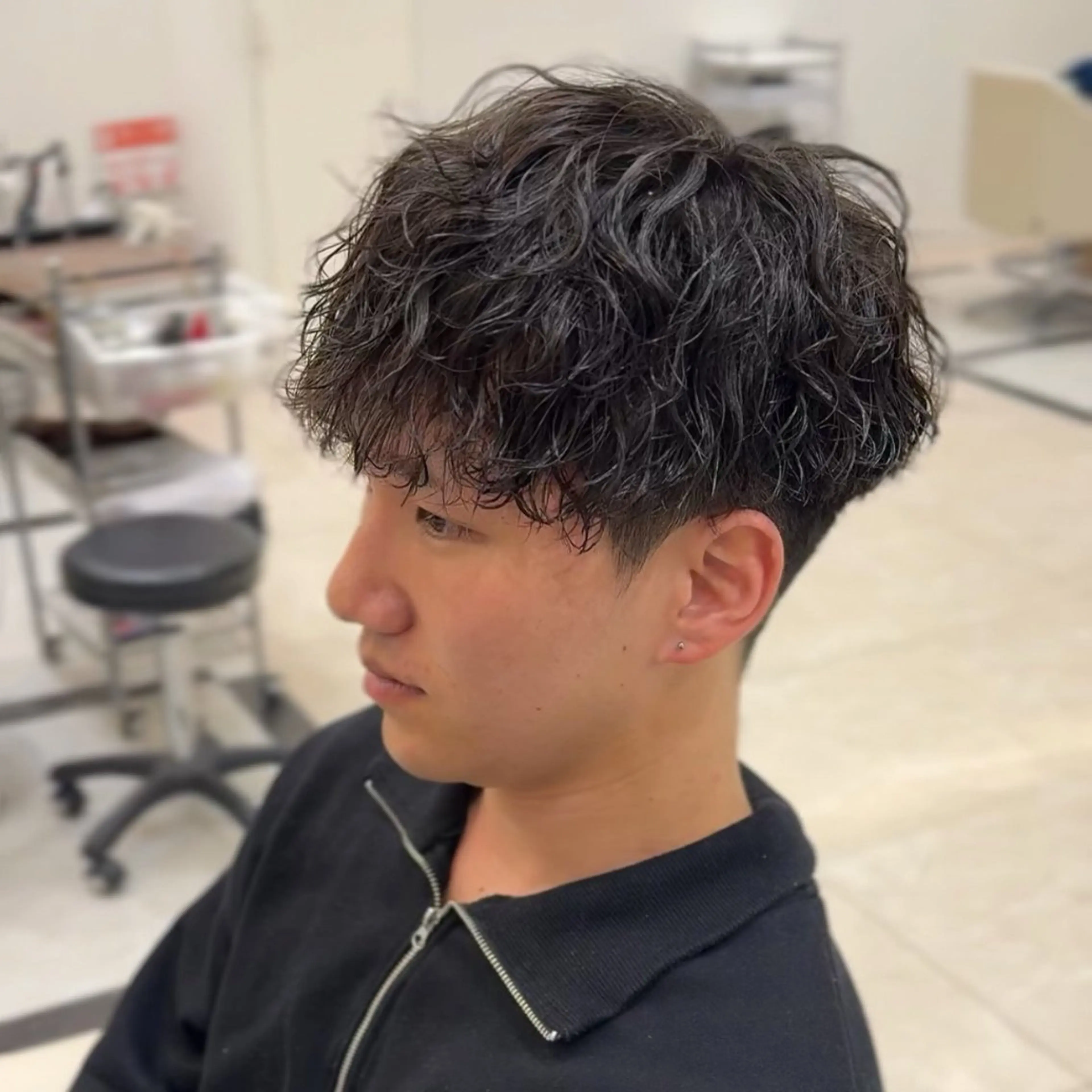 ショート パーマ メンズ カット パーマ SALOWIN名古屋Suite店所属・名古屋のメンズ特化 美容師/わたるのヘアスタイル