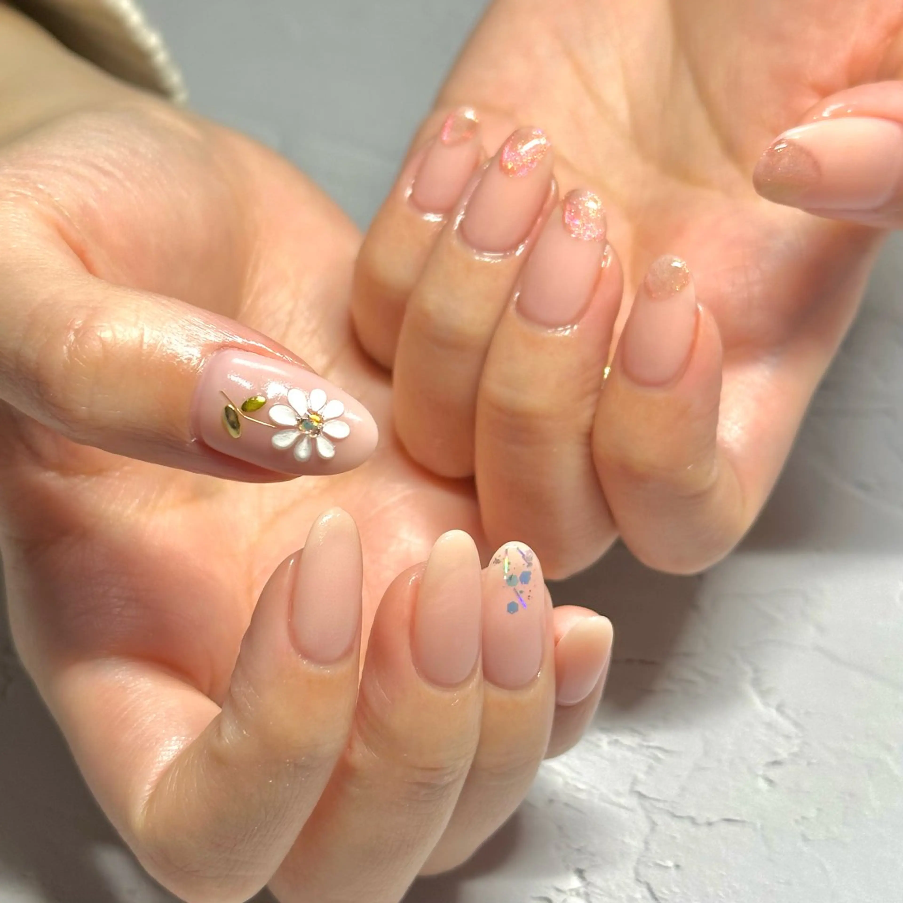 ネイル ハンドネイル OKIKA所属・【OKIKA】 らん🦖🌈🧡のマツエク・マツパデザイン