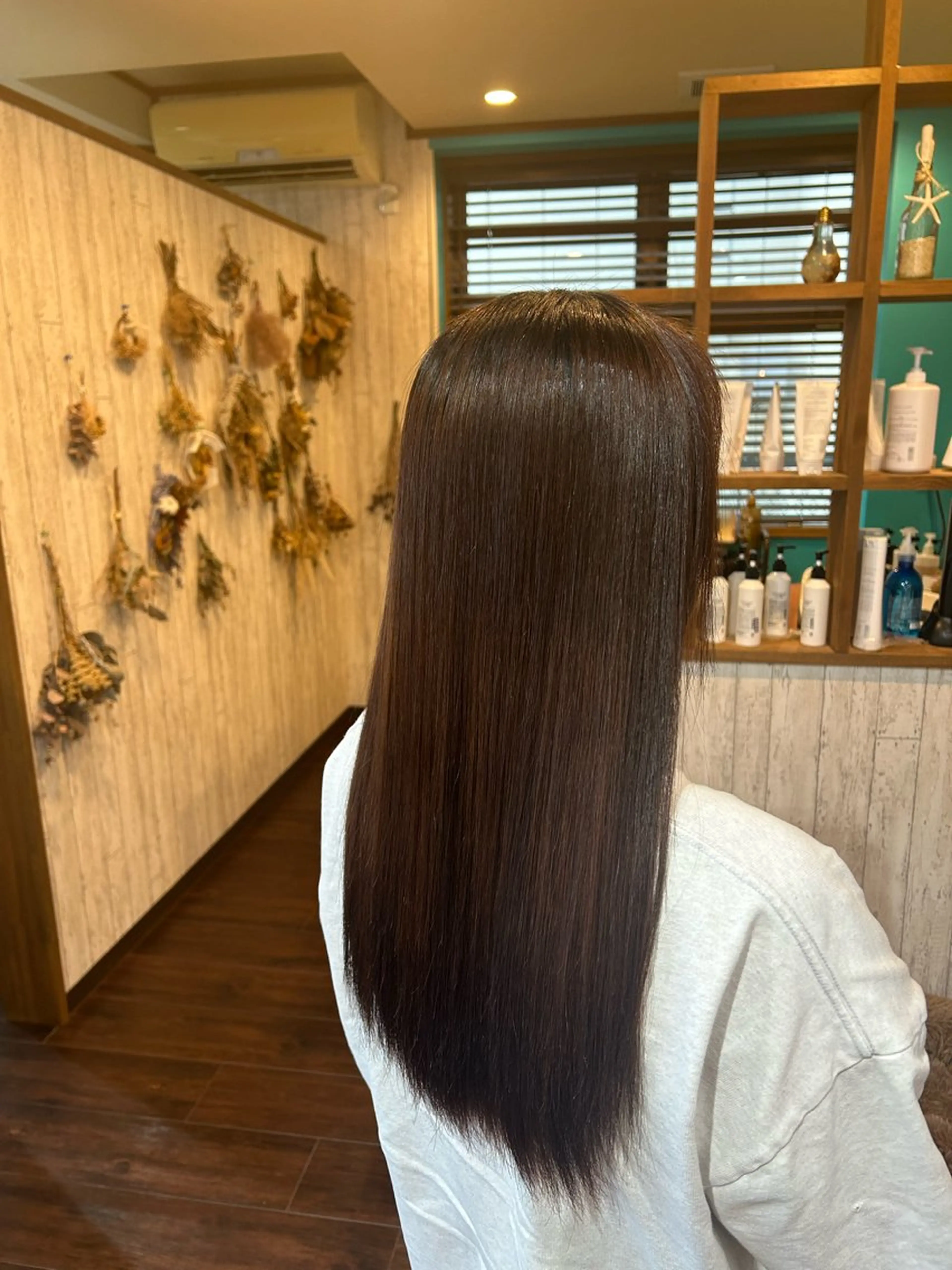 ロング 縮毛矯正 早坂 さくらのヘアスタイル