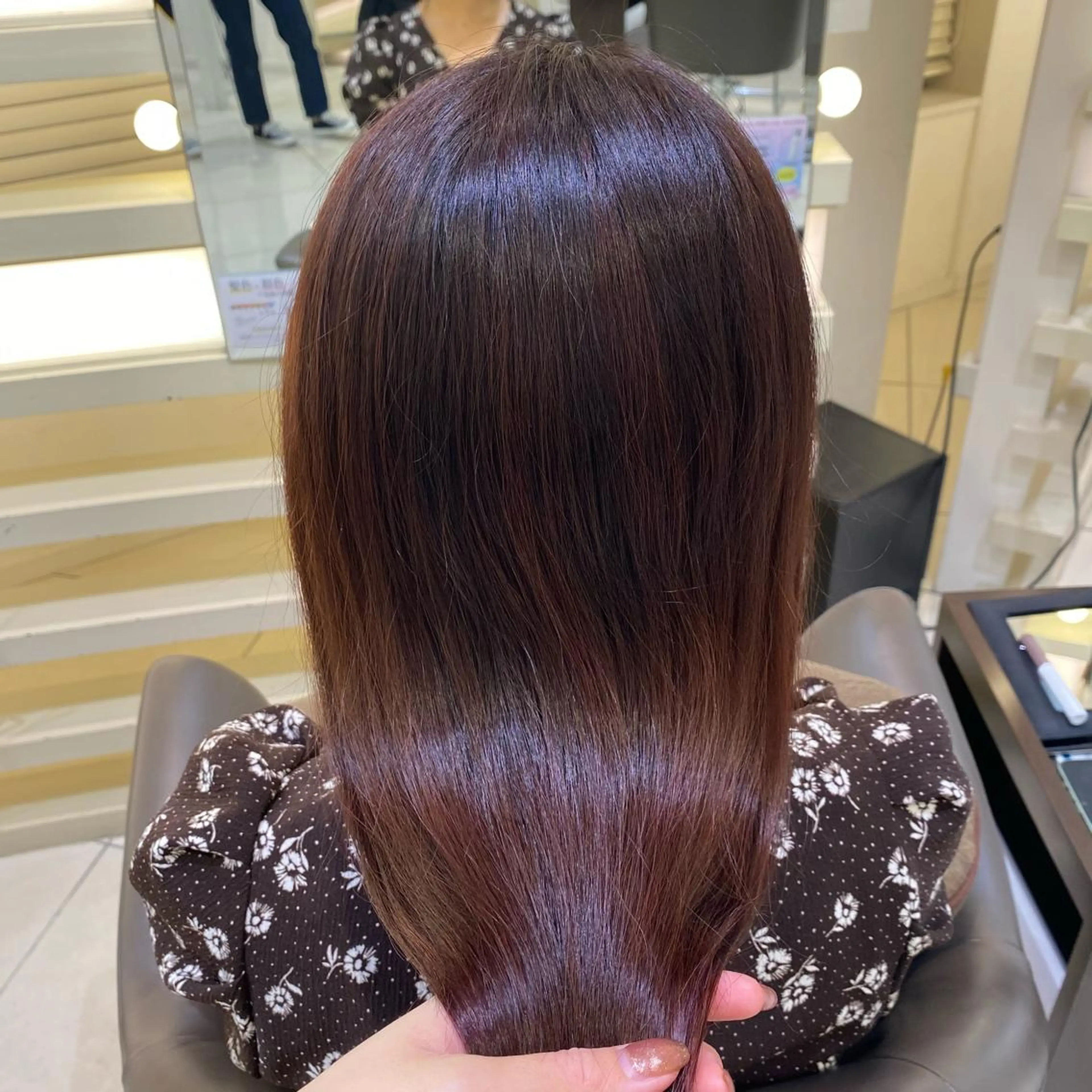 セミロング カラー 銀座メンズ専門🖤 小島奈々のヘアスタイル