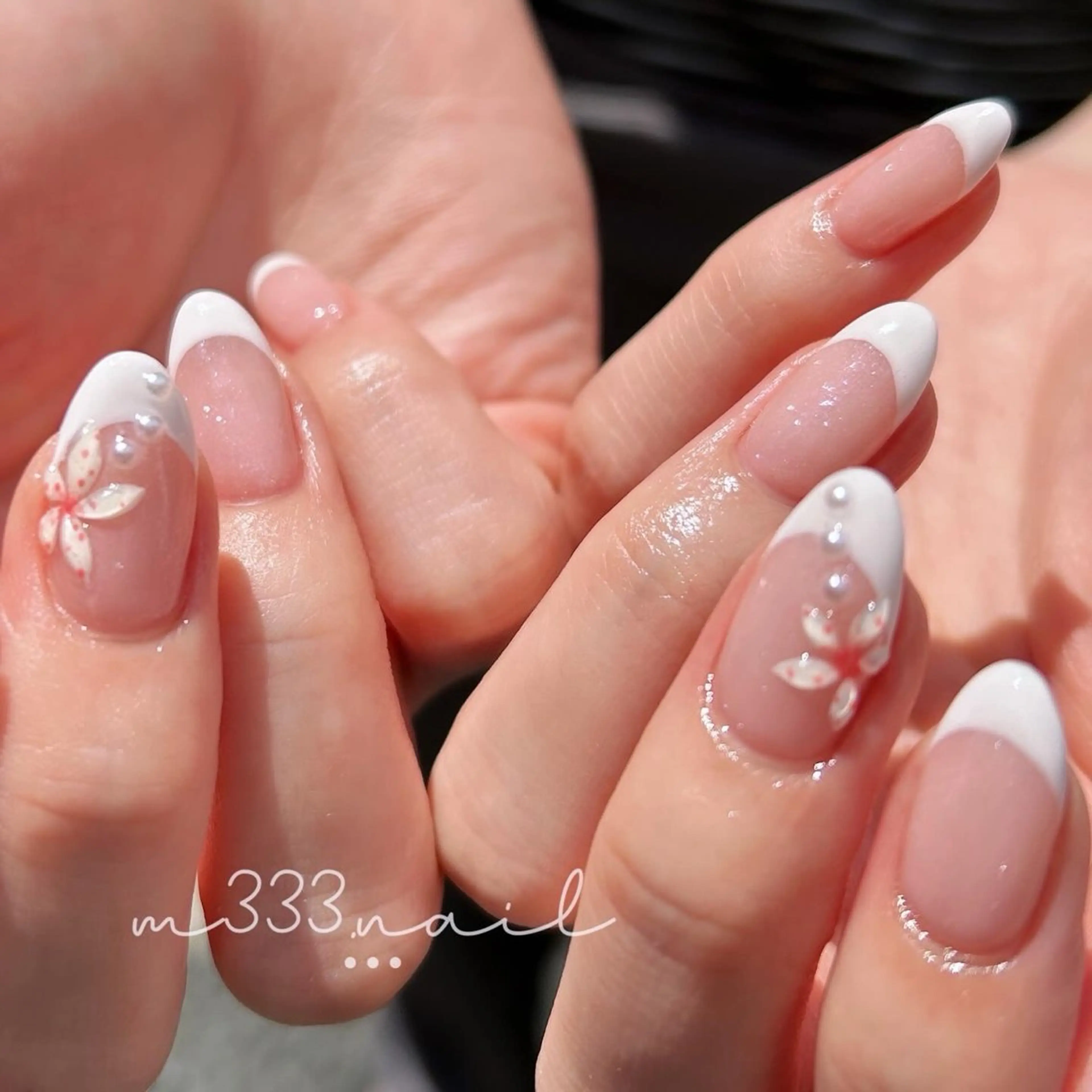 ネイル アートネイル フラワーネイル フレンチネイル キラキラネイル ぷっくりネイル ハンドネイル hair  MILE.所属・MILE. mukonosouのネイルデザイン