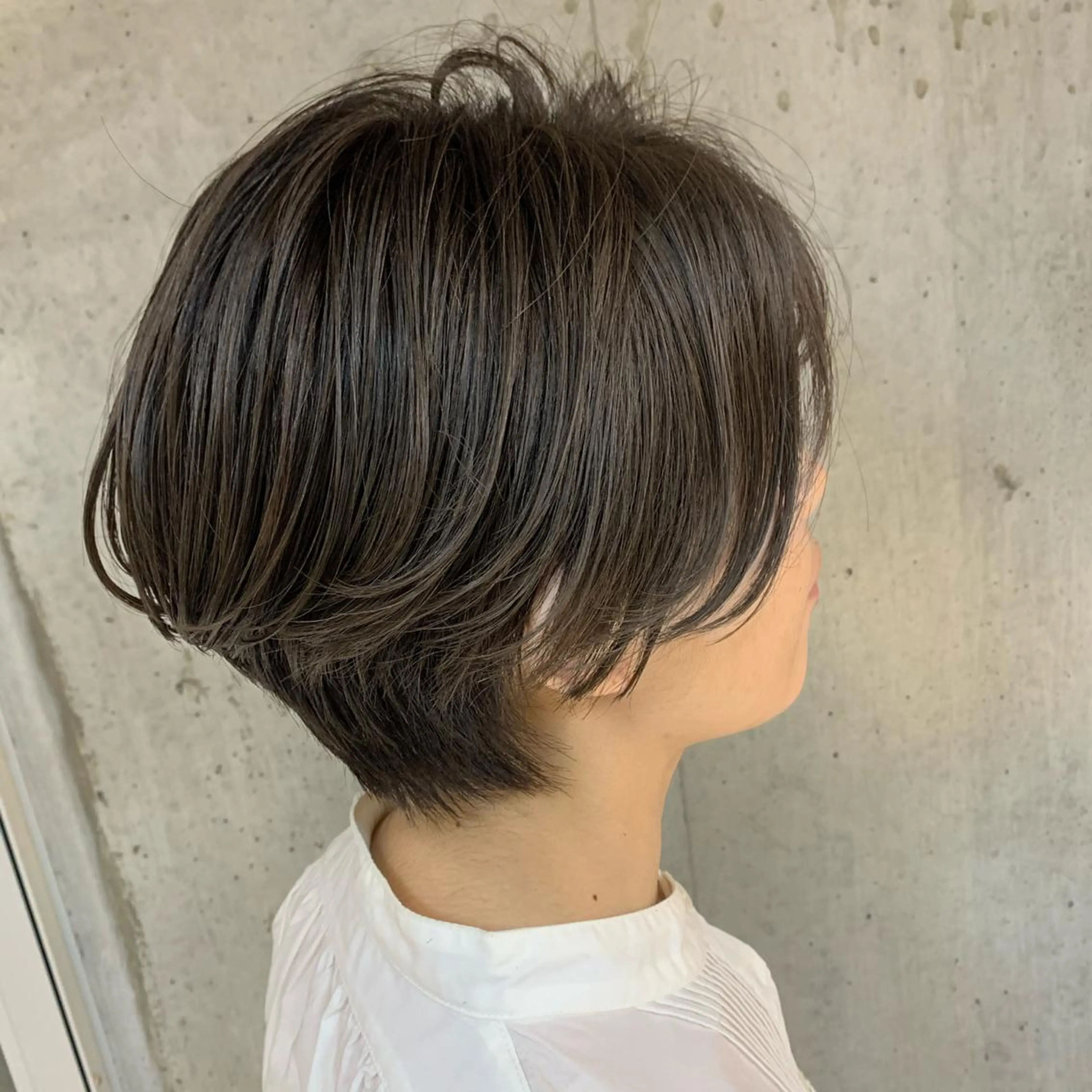 ショート hoNua. 栄/透明感カラーのヘアスタイル