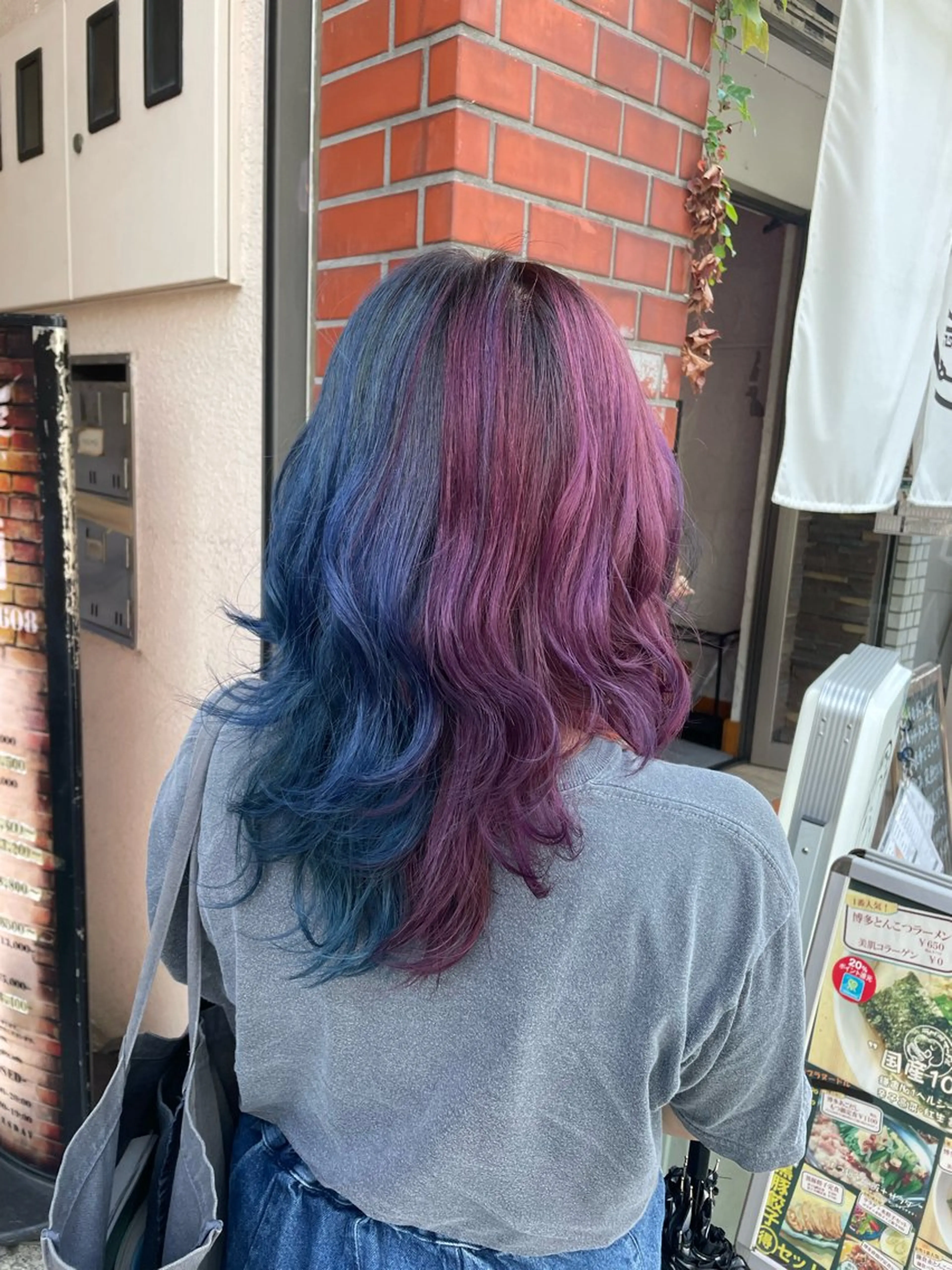 ミディアム カラー ブルーカラー バイオレットカラー 👑派手髪/カット 👑ANRYのヘアスタイル