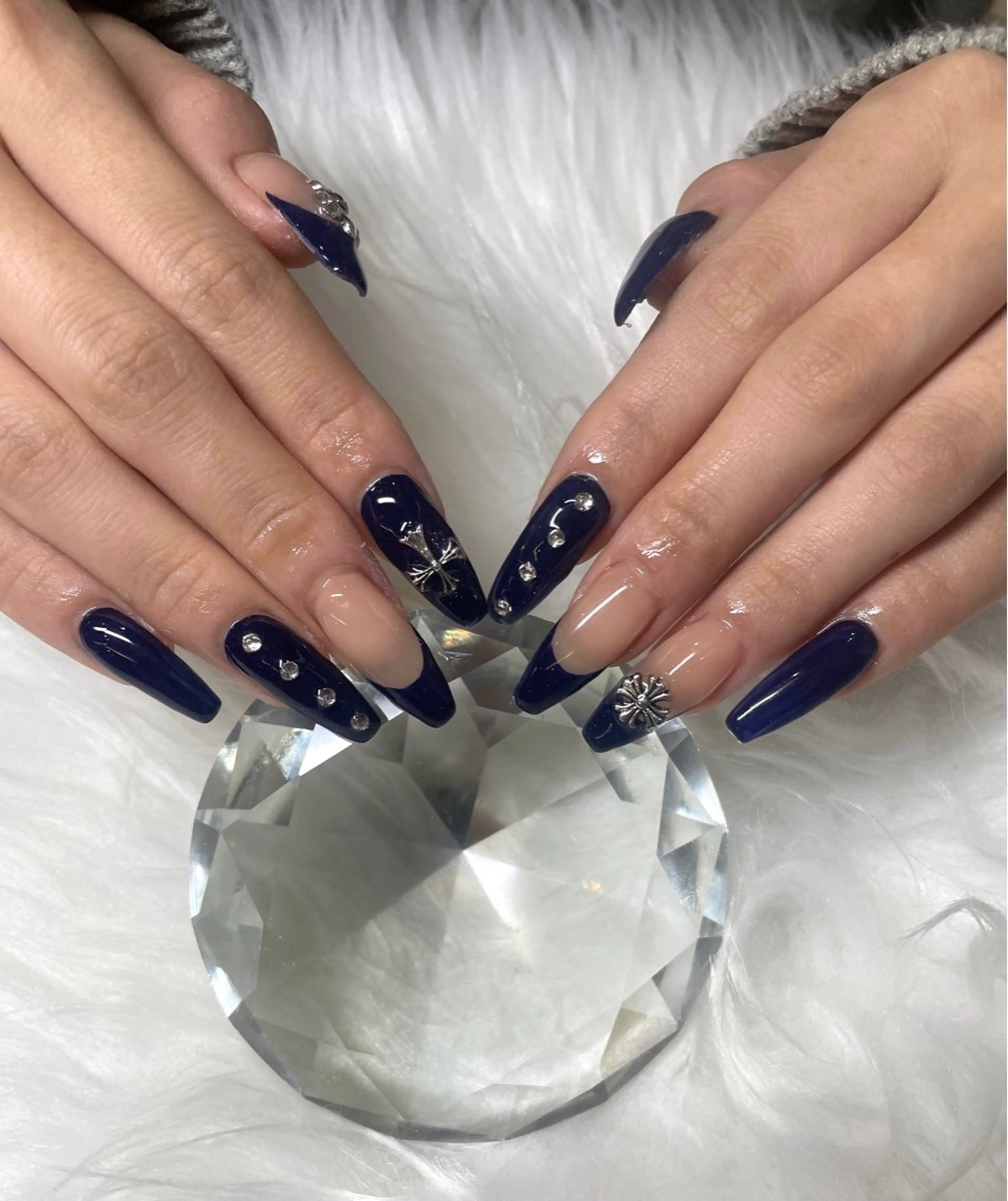 ネイル フレンチネイル ネイビー ハンドネイル e-up by boss所属・e-up nail Arisaのネイルデザイン