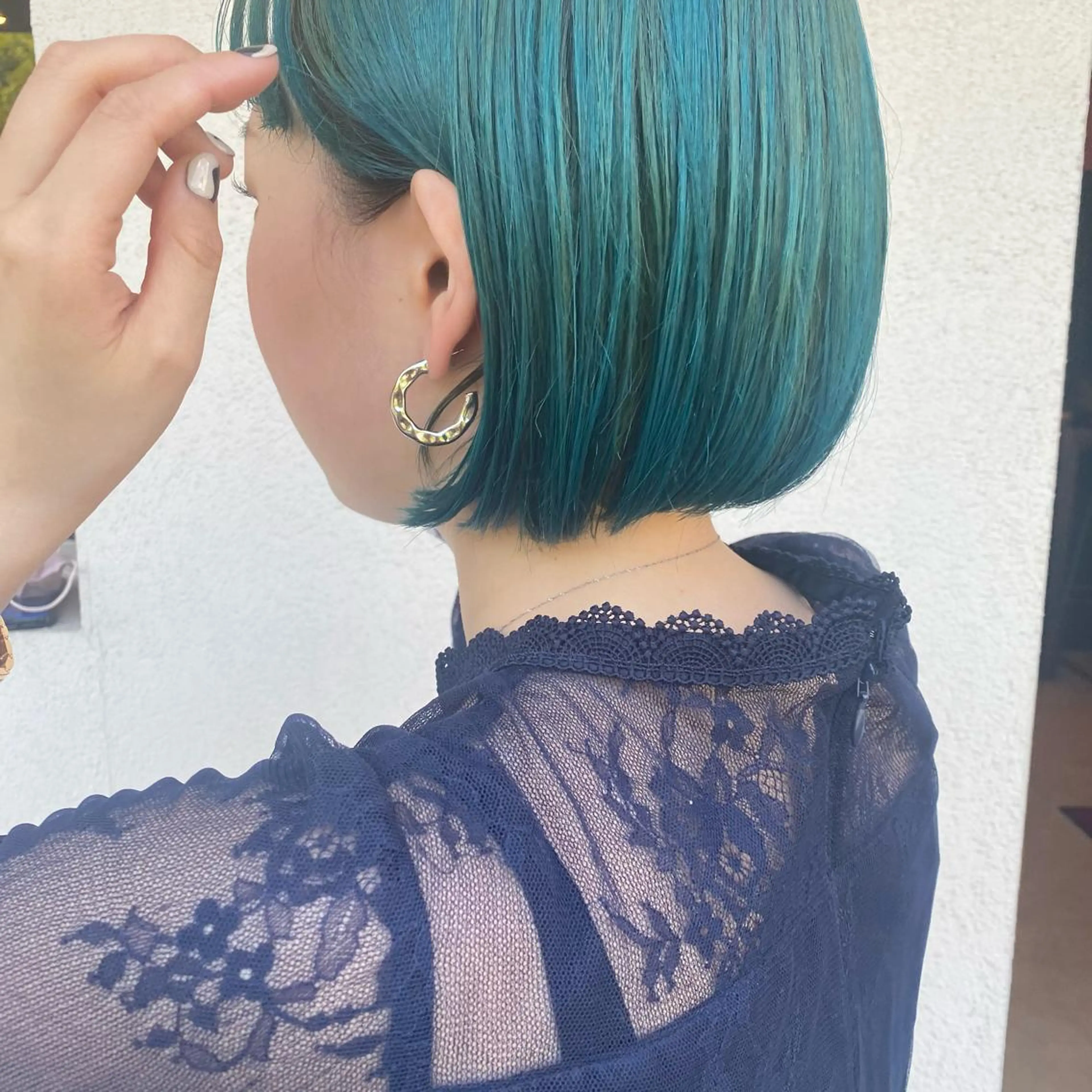 ミディアム カラー ブリーチ ブルーカラー 中村 瑞希のヘアスタイル