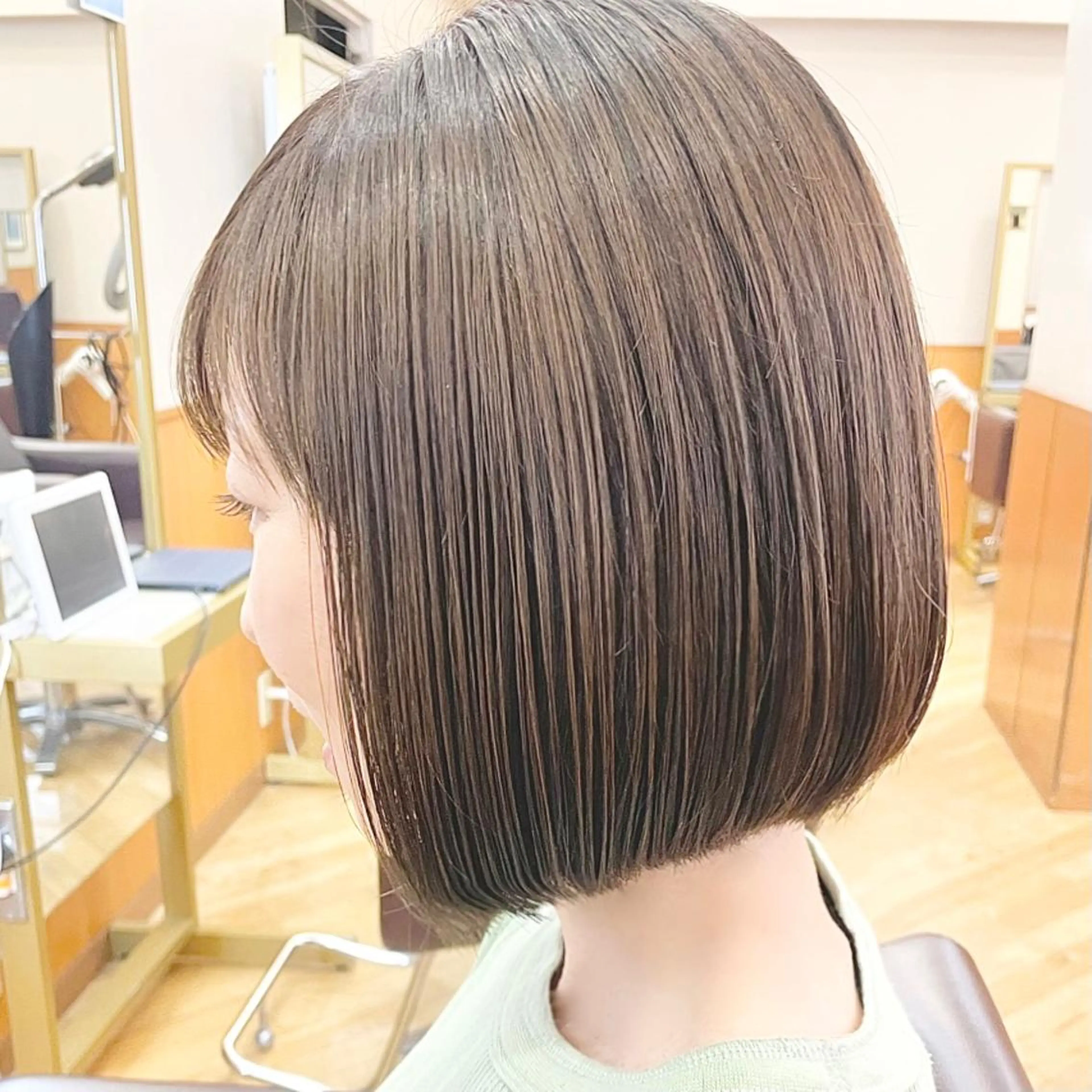 セミロング カラー ヘアアレンジ キッズ ベージュカラー ブリーチ オリーブベージュ ボブ 髪質改善 カット ヘアカラー トリートメント さわ きょうすけ/ ボブ髪質改善ショートのヘアスタイル