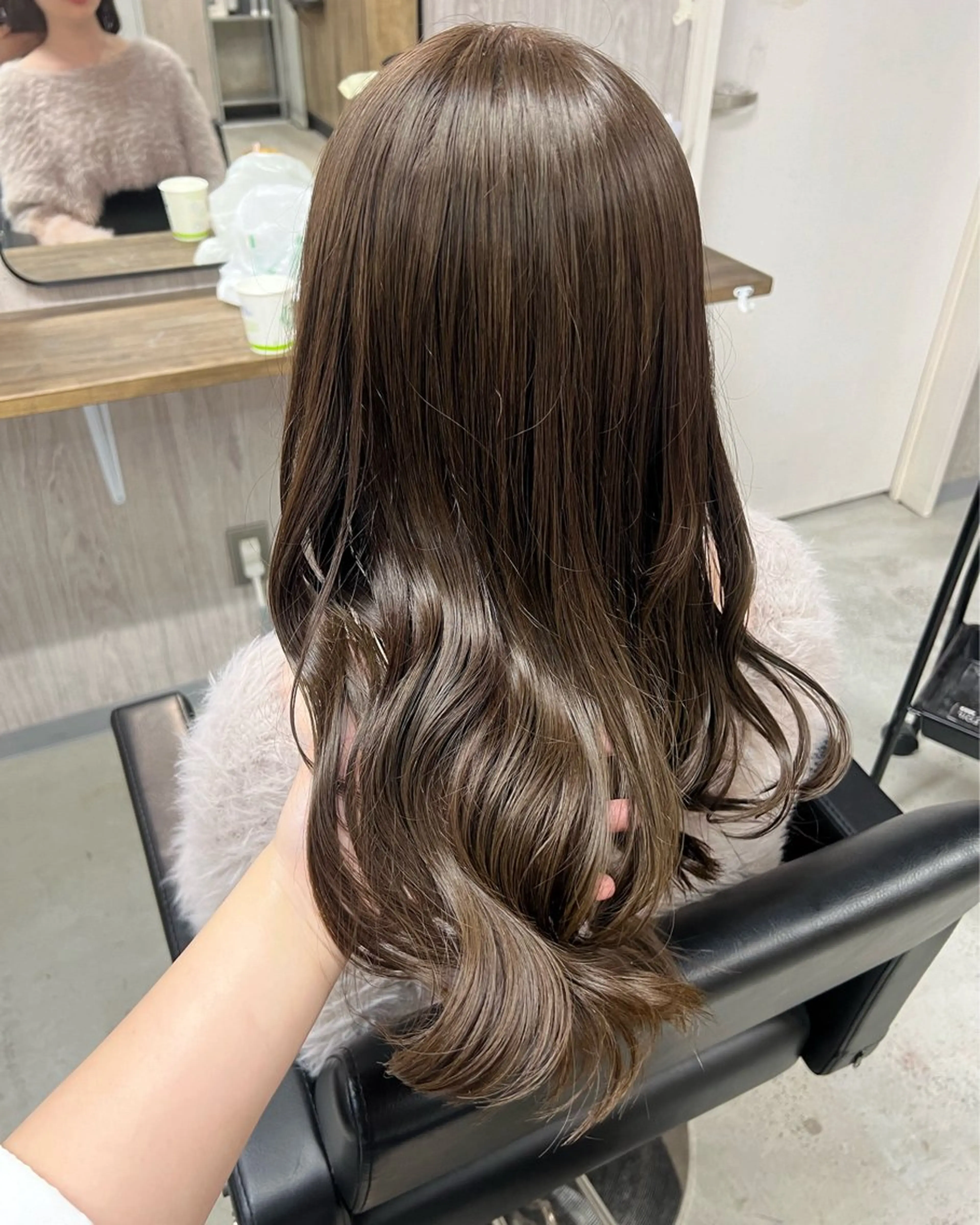 ロング カラー ベージュカラー 透明感カラー オリーブベージュ ヘアカラー lafit kaedeのヘアスタイル