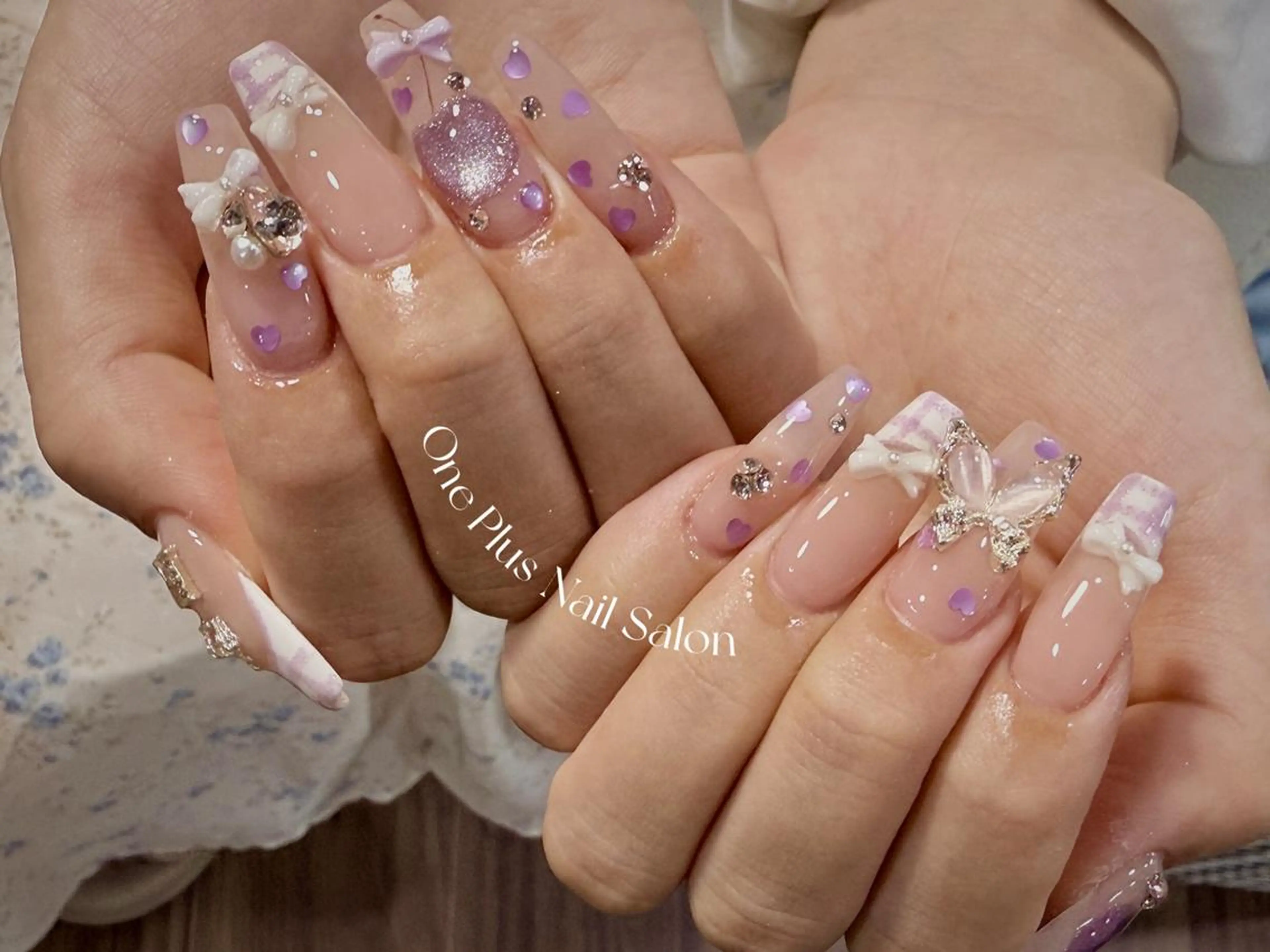 ネイル オーロラネイル 長さ出し フットネイル フレンチネイル ジェルネイル One Plus Nail Salonのネイルデザイン