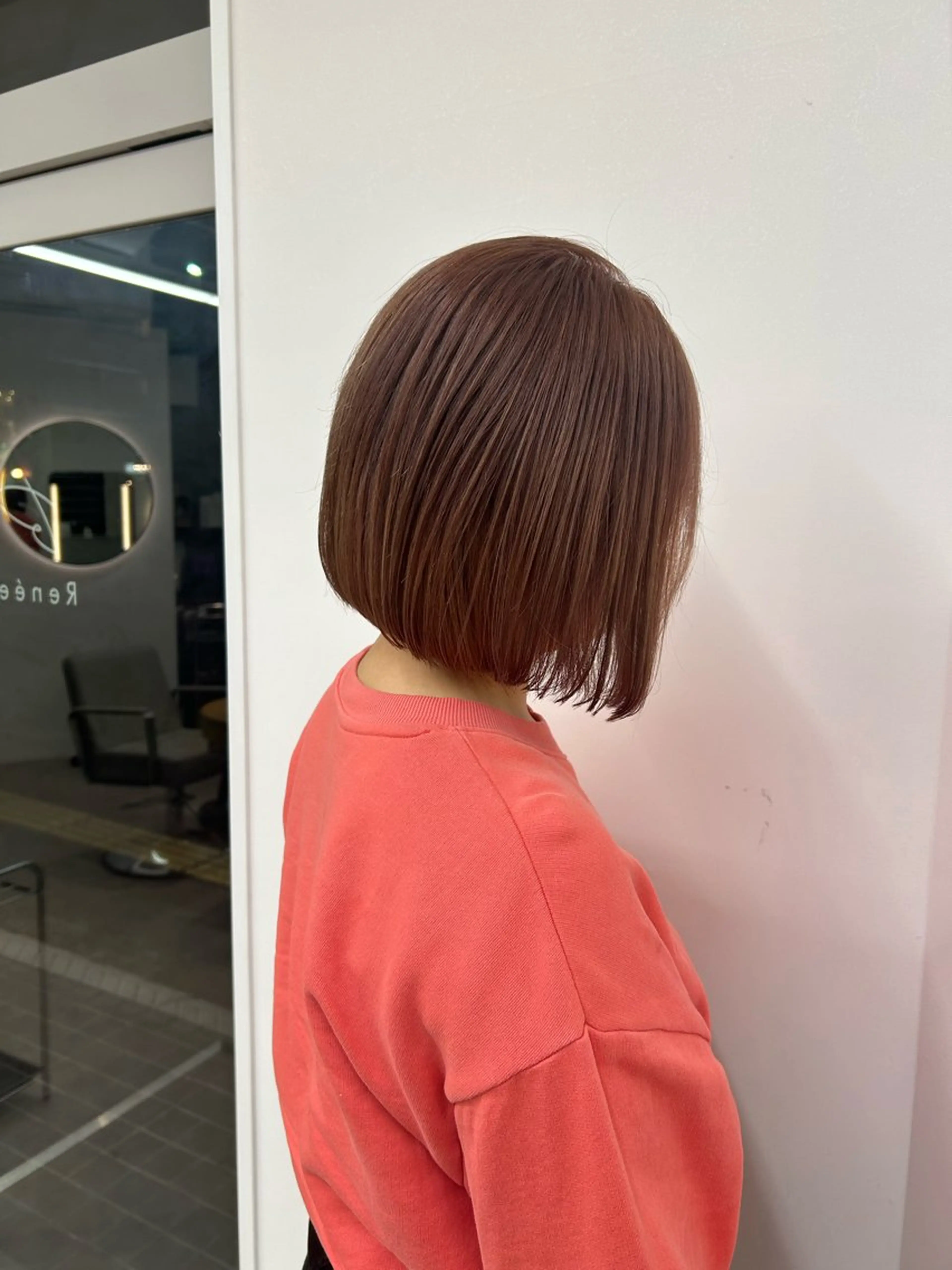 ミディアム ルネ所属・切りっぱなしボブ グレージュ/福田梢のヘアスタイル