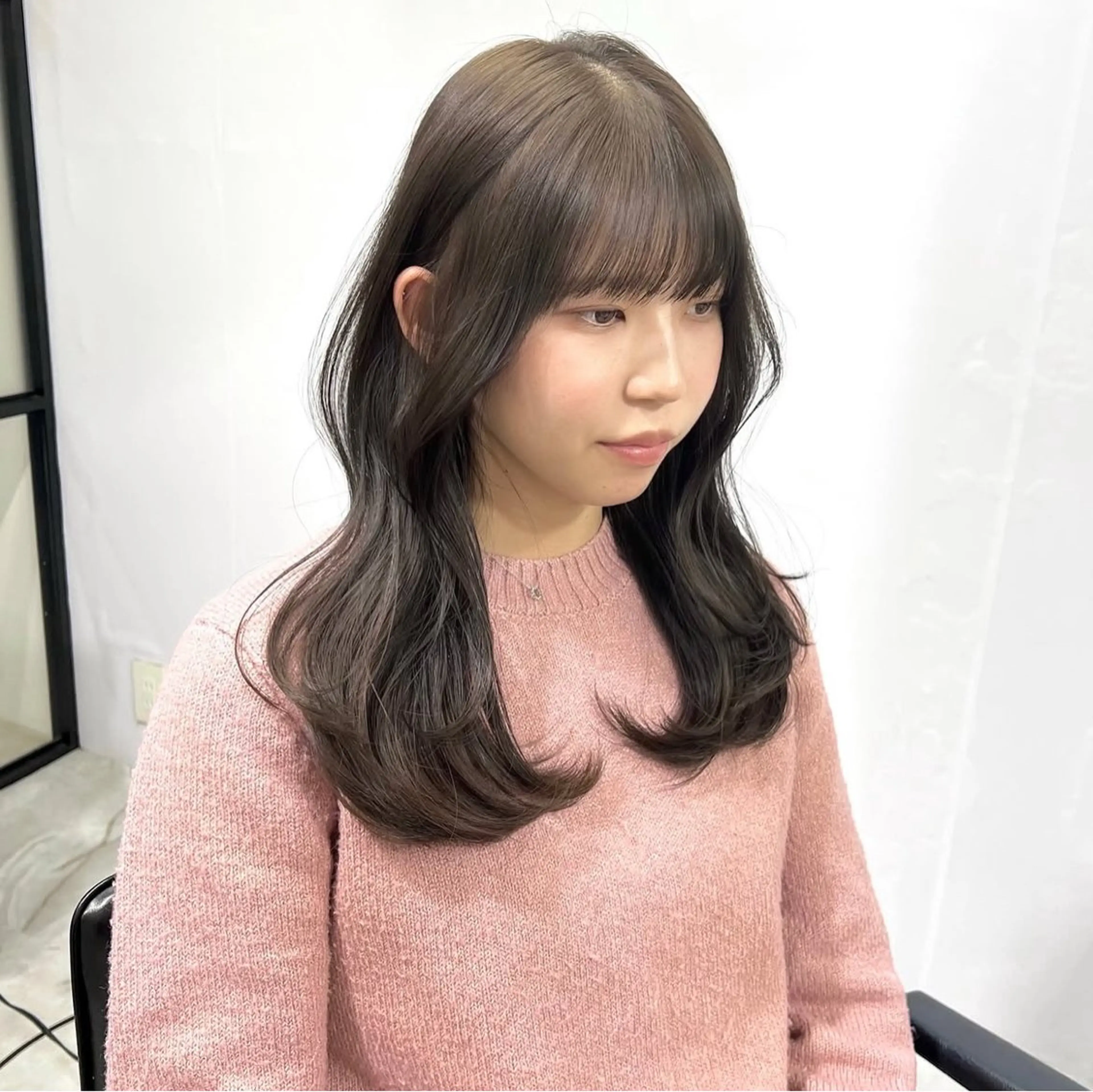 セミロング カラー 透明感カラー カット ヘアカラー 前川 朋香のヘアスタイル