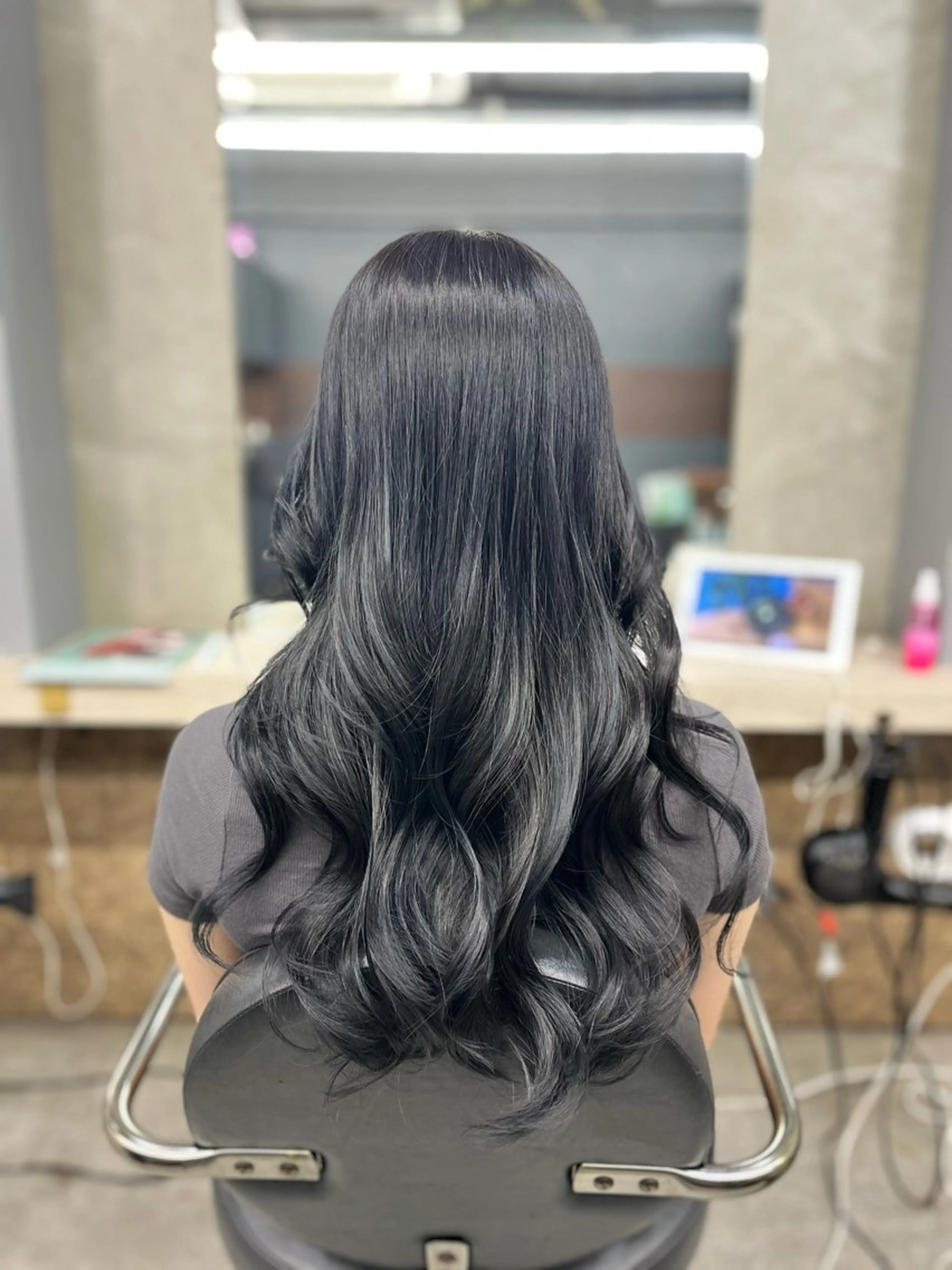 カラー 🖤 tsubura🖤のヘアスタイル