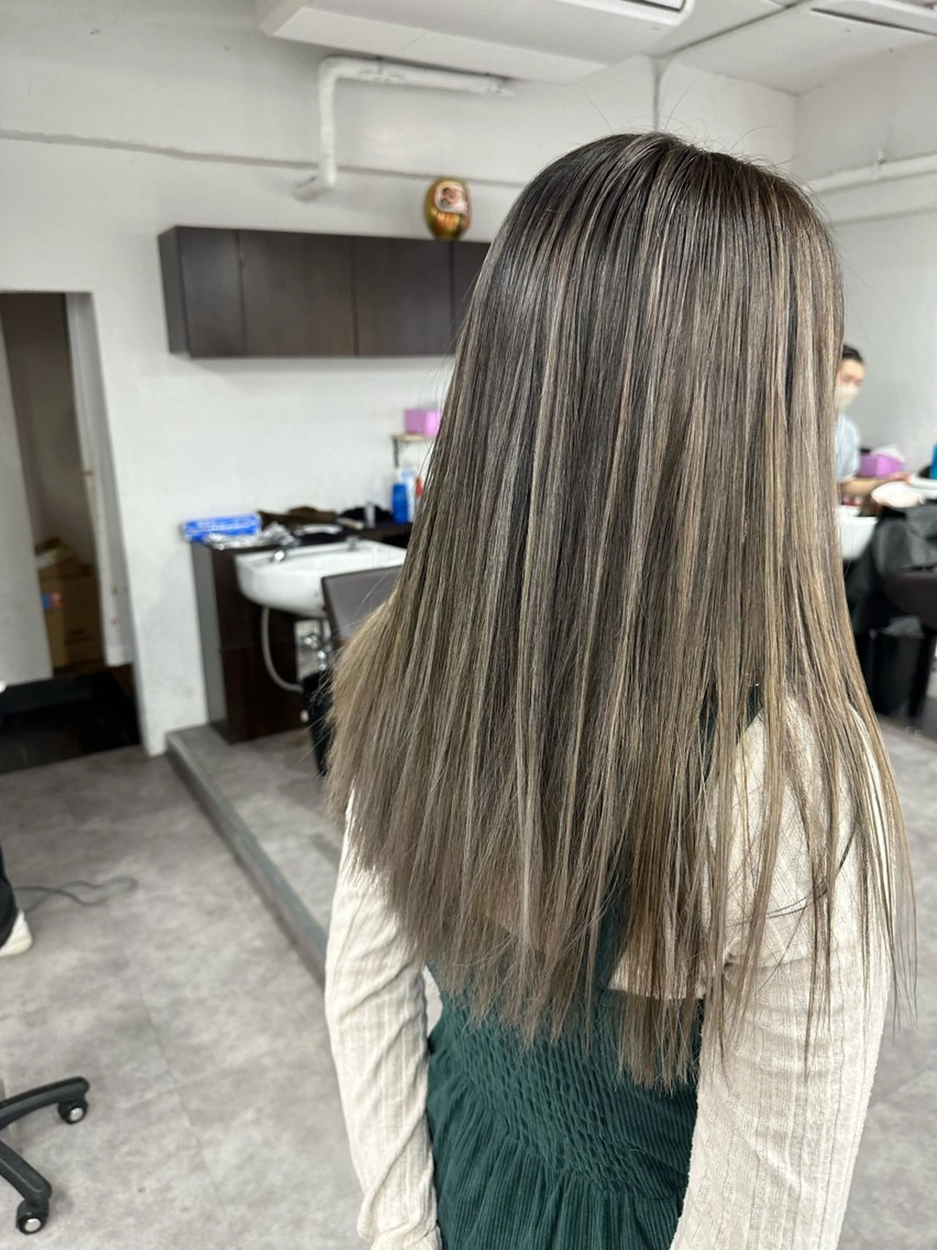 セミロング カラー ヘアアレンジ カット ヘアカラー トリートメント 久米 治仁のヘアスタイル