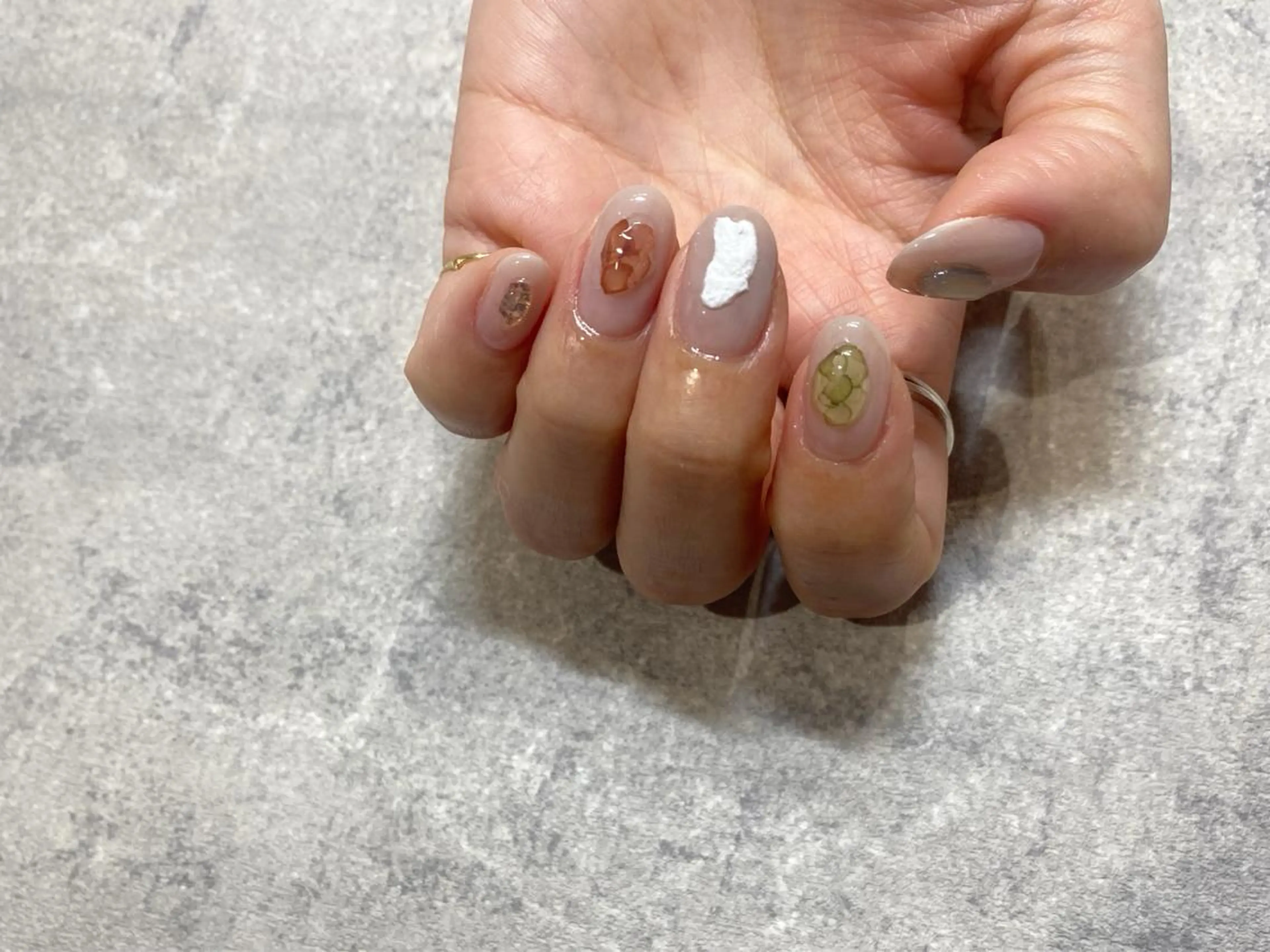 ネイル ハンドネイル NINEnami ニュアンスネイルのネイルデザイン