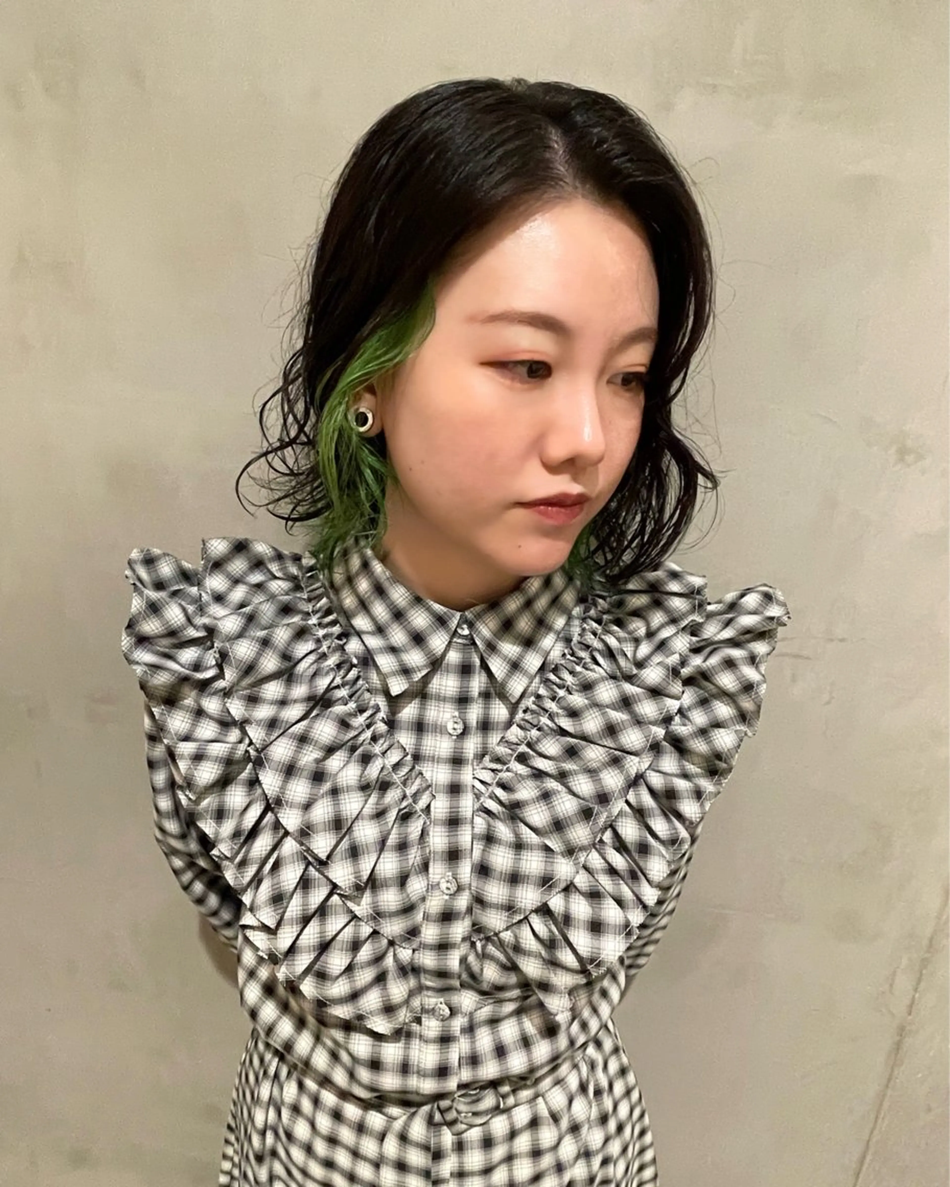 ミディアム カラー パーマ ヘアカラー トリートメント 優 作のヘアスタイル