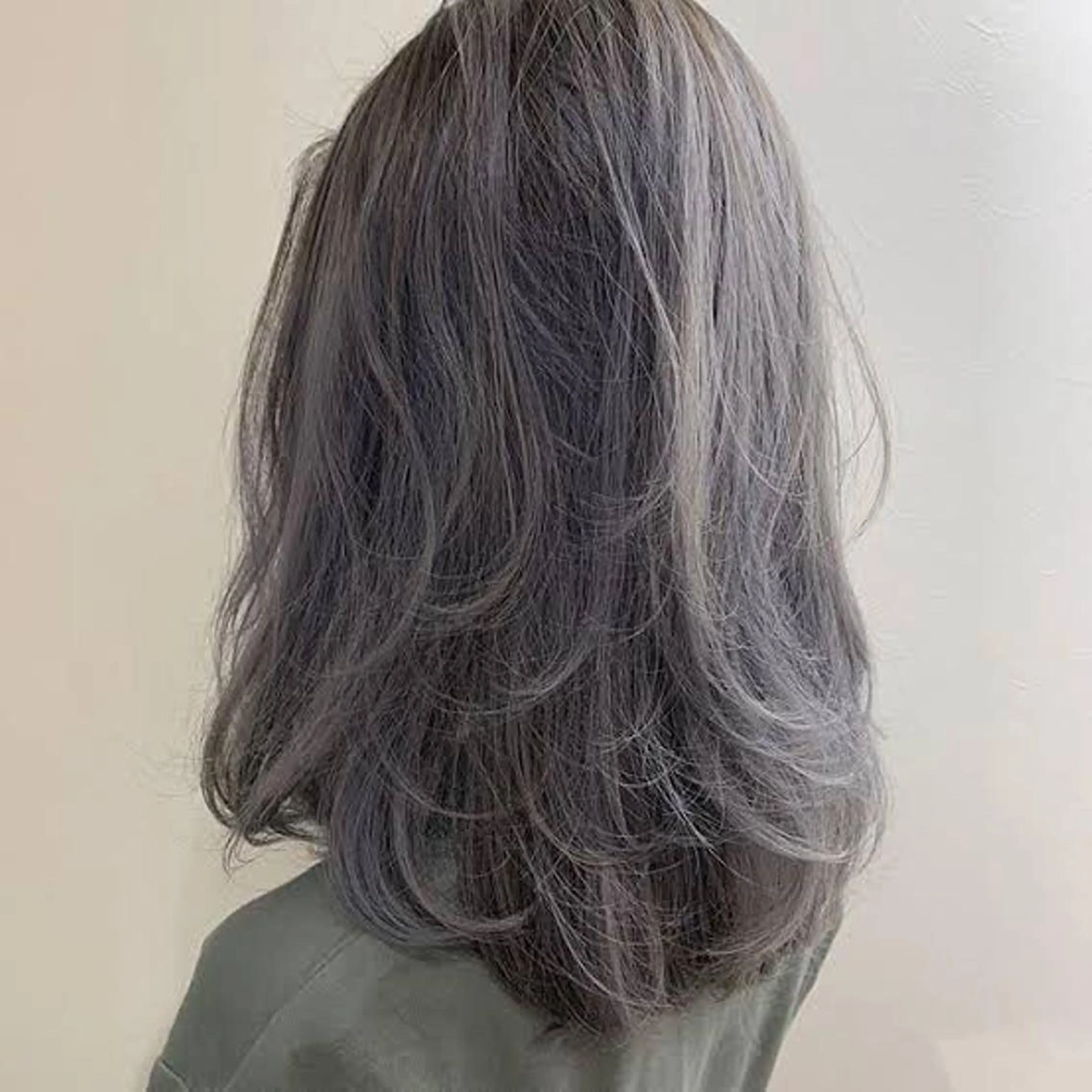 セミロング ヘアカラー 韓国風レイヤー🫧 タイキのヘアスタイル