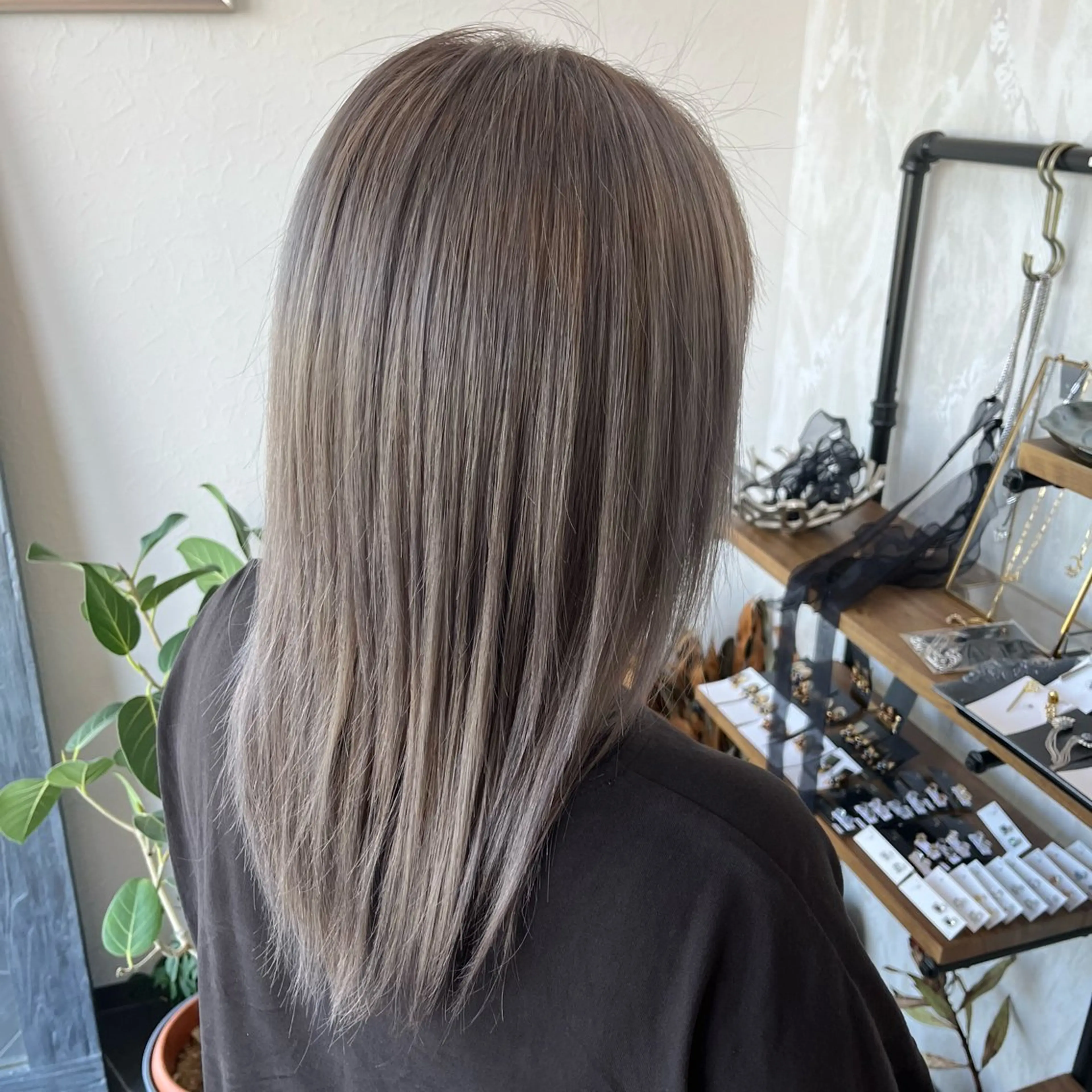 セミロング STRAAL所属・カラーモデル🩷 ゆうかのヘアスタイル